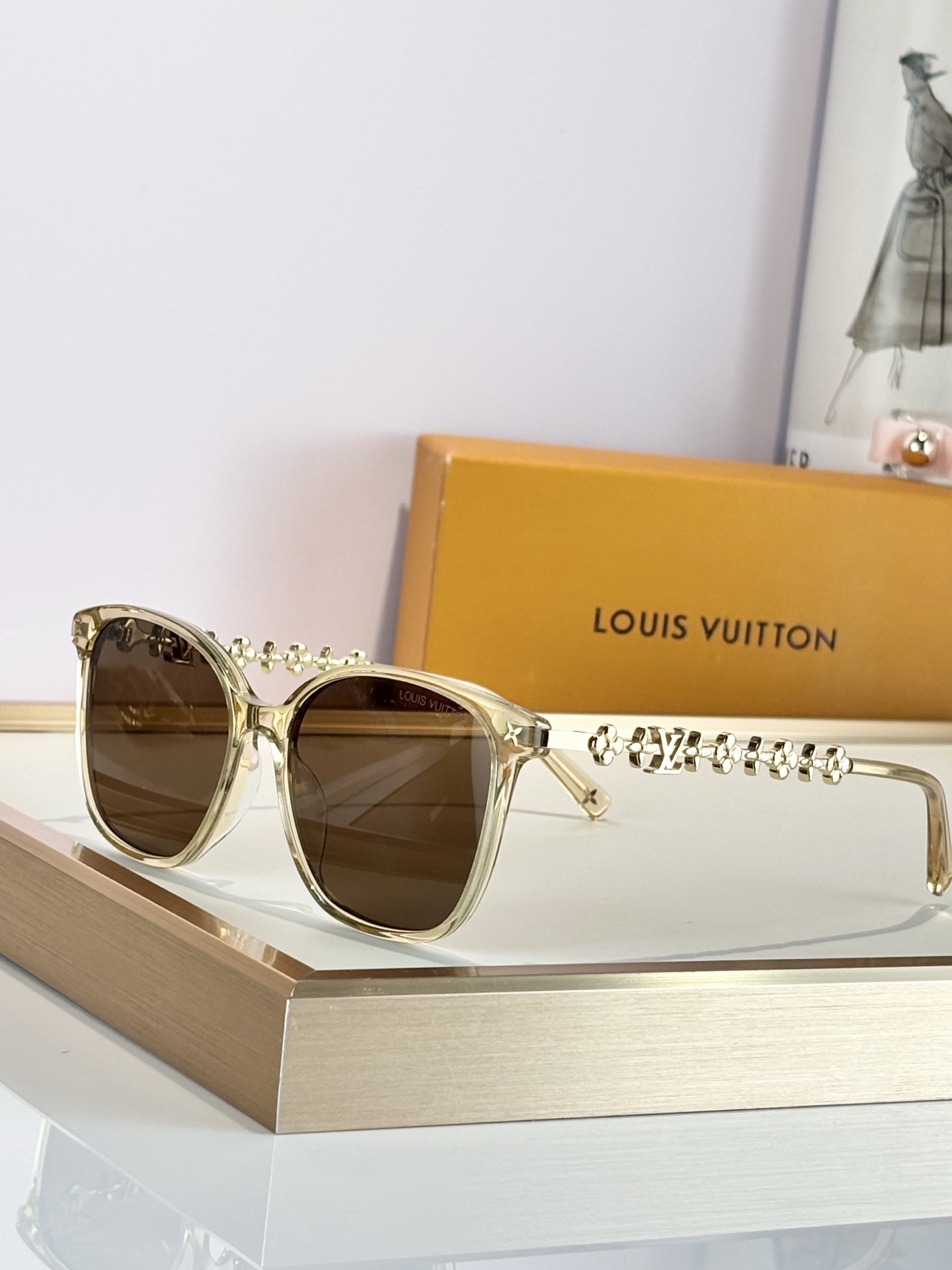 LOUIS VUITTOMODEL：Z1877SIZE：53口14-148