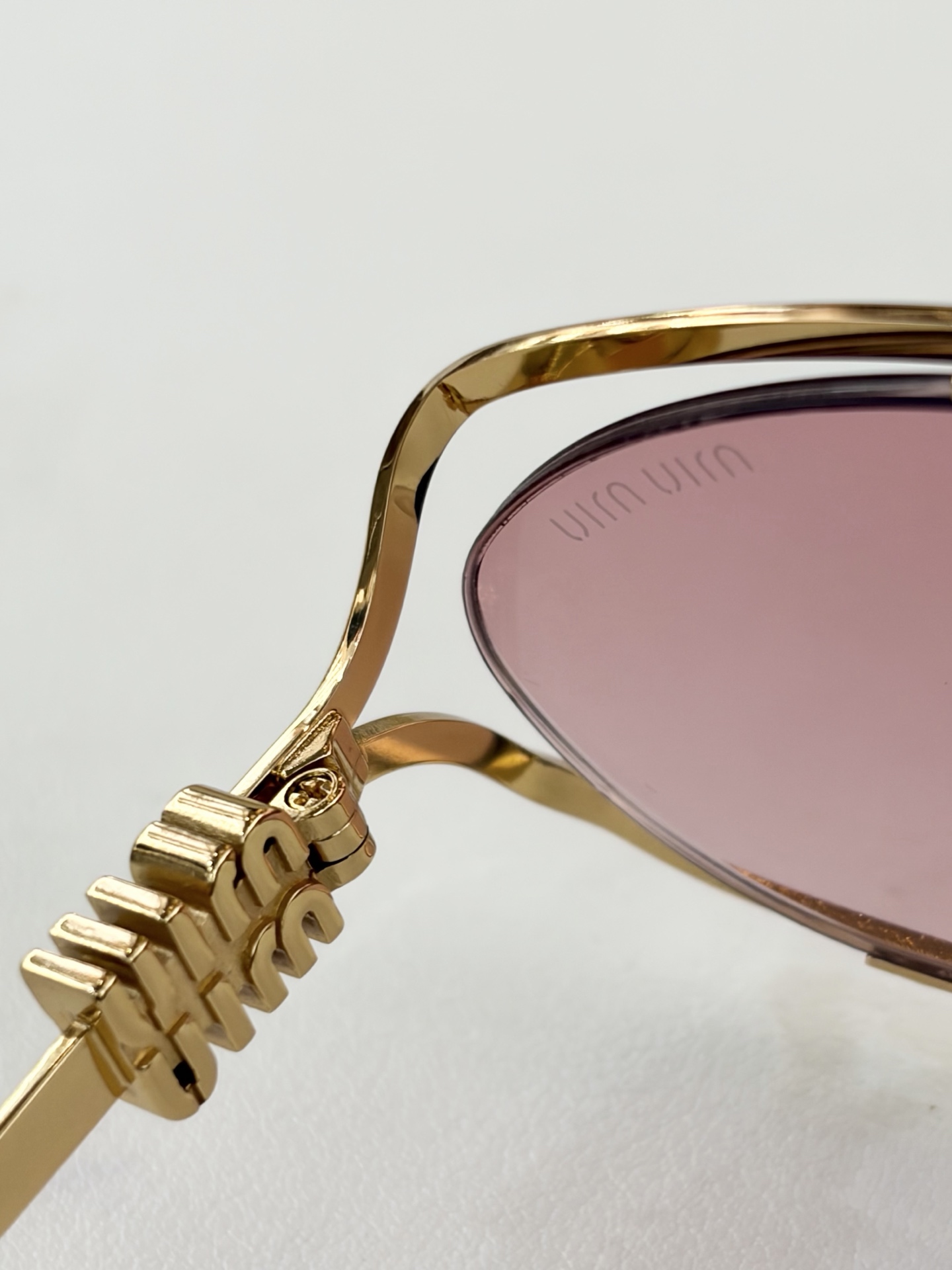 MIU MIUMOD ：SMU58YSIZE ：54口21-125