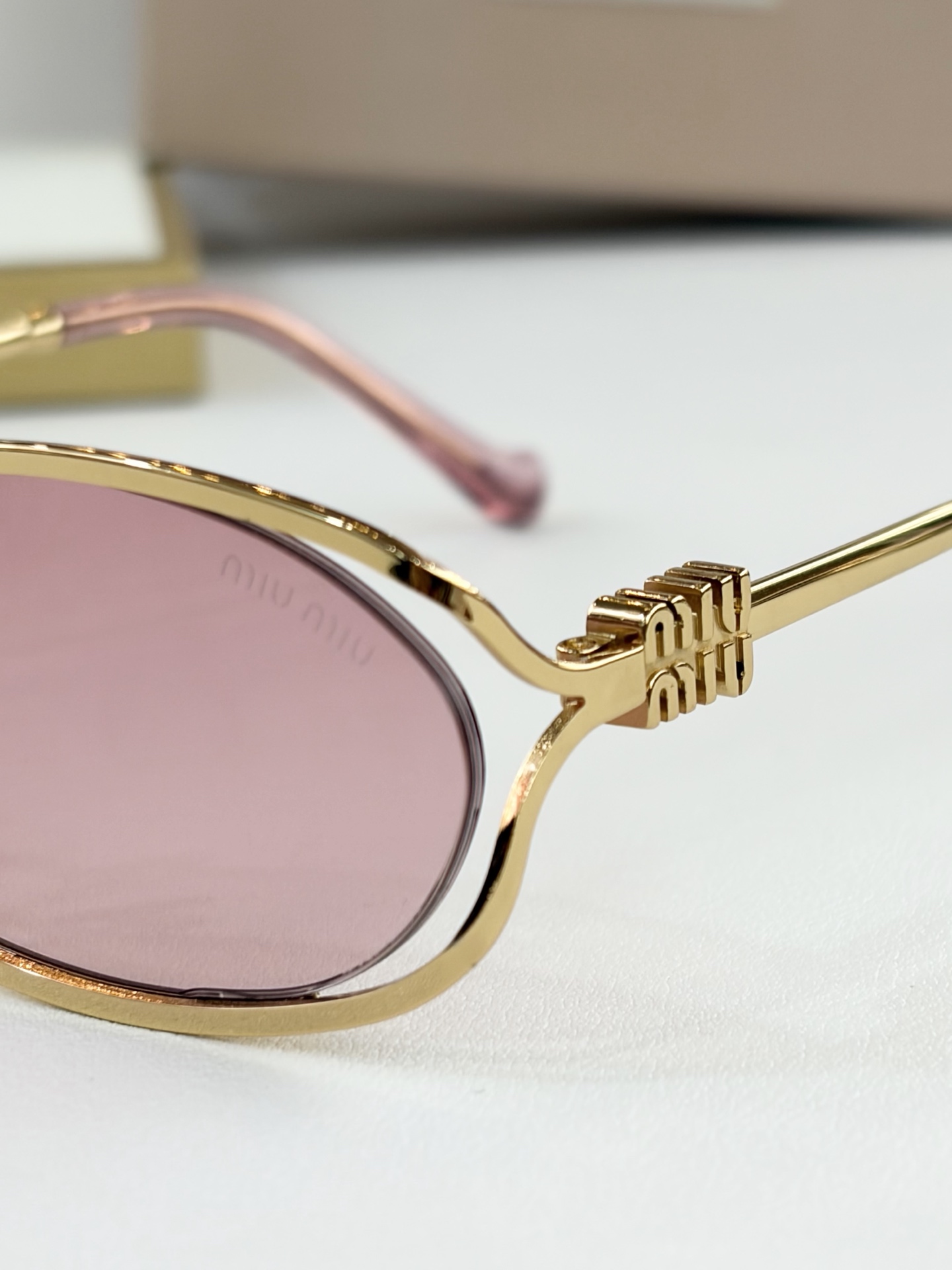 MIU MIUMOD ：SMU58YSIZE ：54口21-125