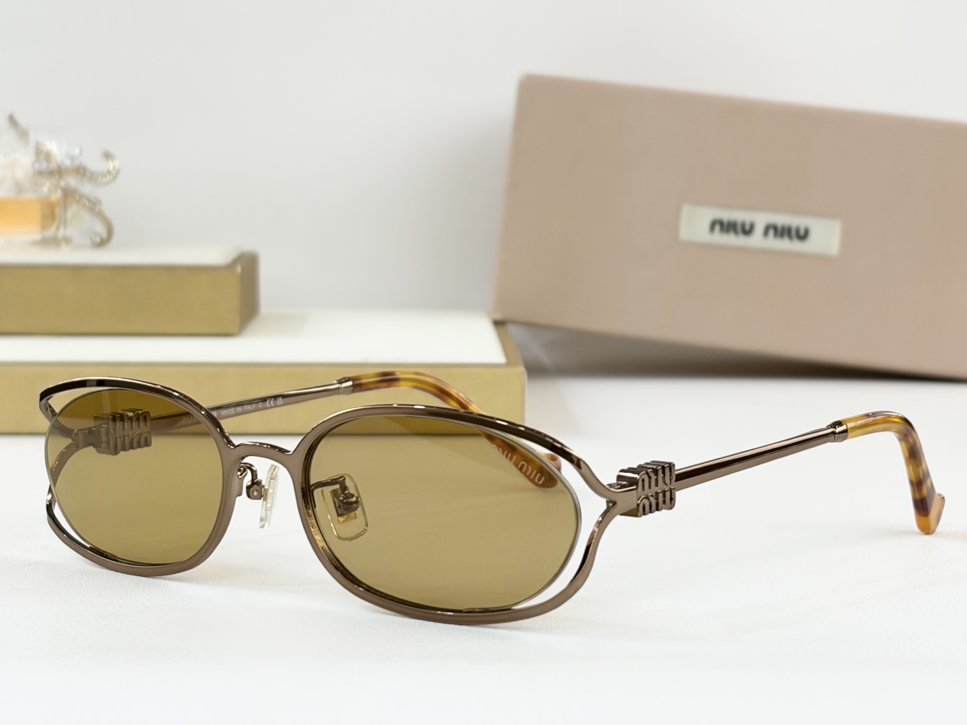 MIU MIUMOD ：SMU58YSIZE ：54口21-125