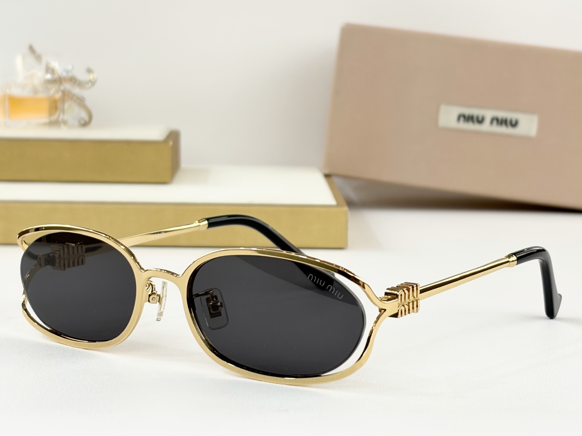 MIU MIUMOD ：SMU58YSIZE ：54口21-125
