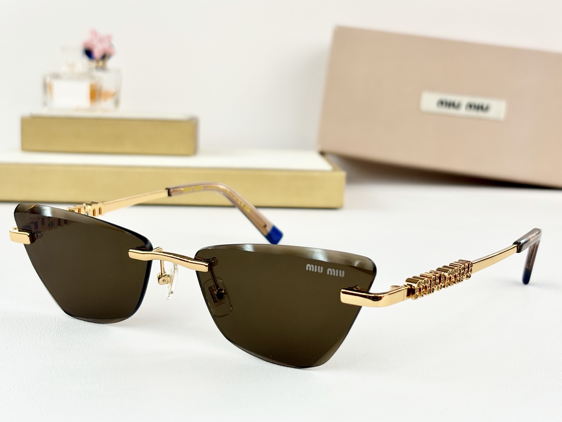 MIUMIUMOD：MU949SSize：57口17-145