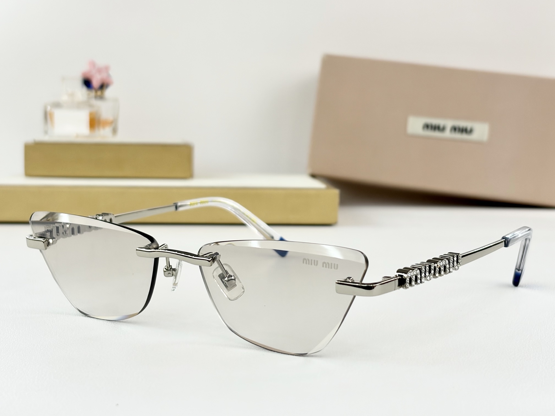 MIUMIUMOD：MU949SSize：57口17-145