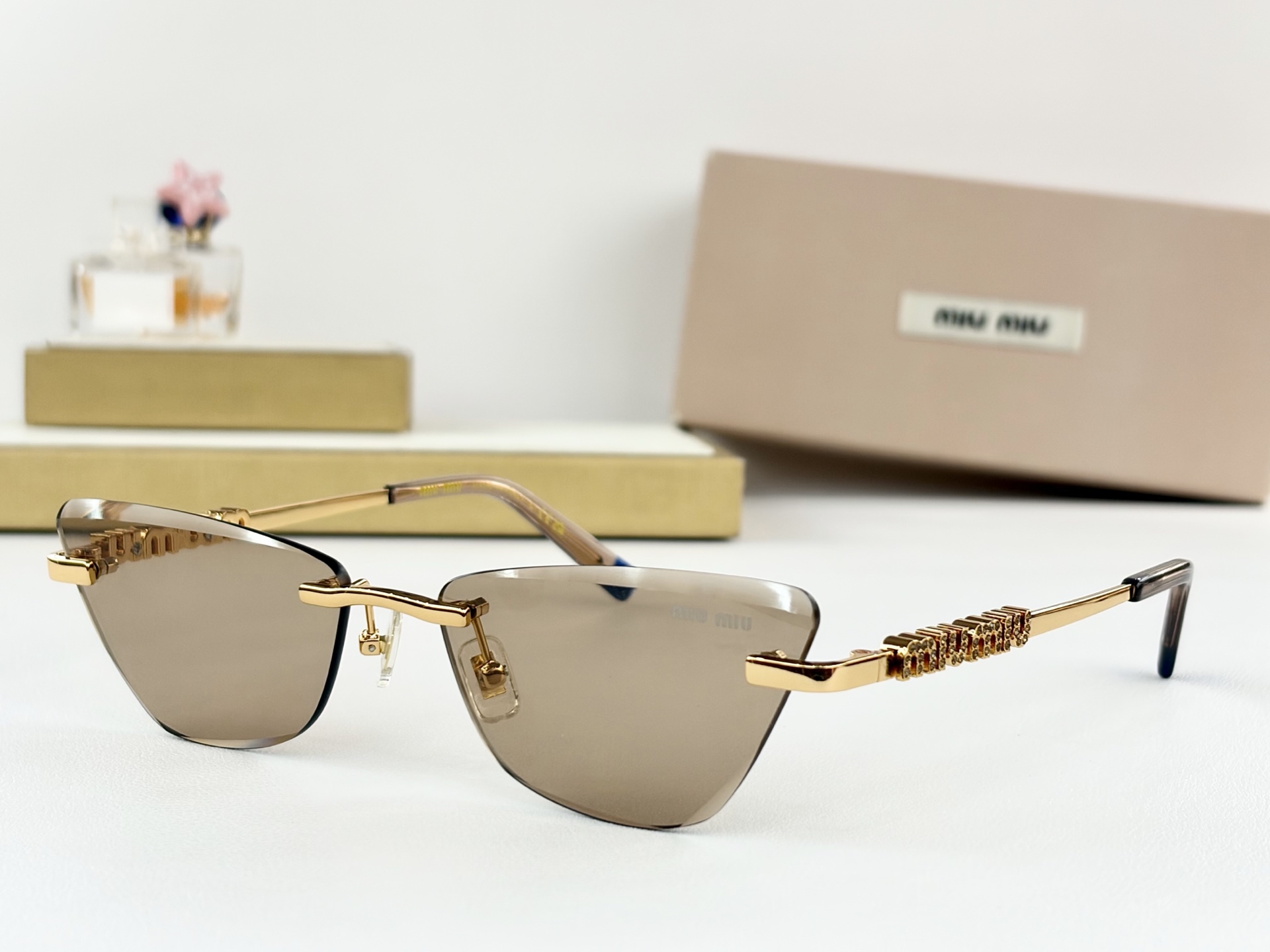 MIUMIUMOD：MU949SSize：57口17-145