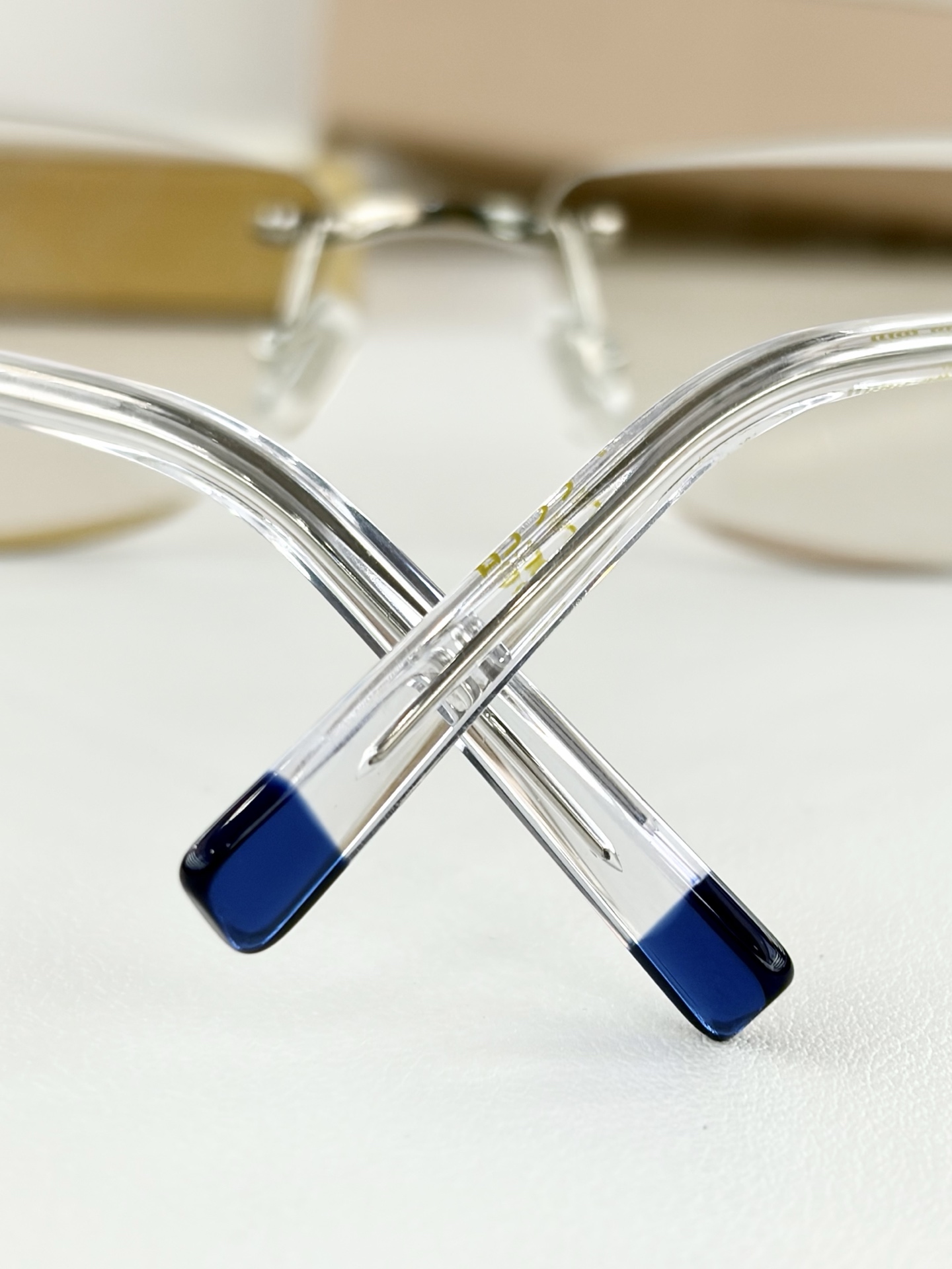 MIUMIUMOD：MU949SSize：57口17-145
