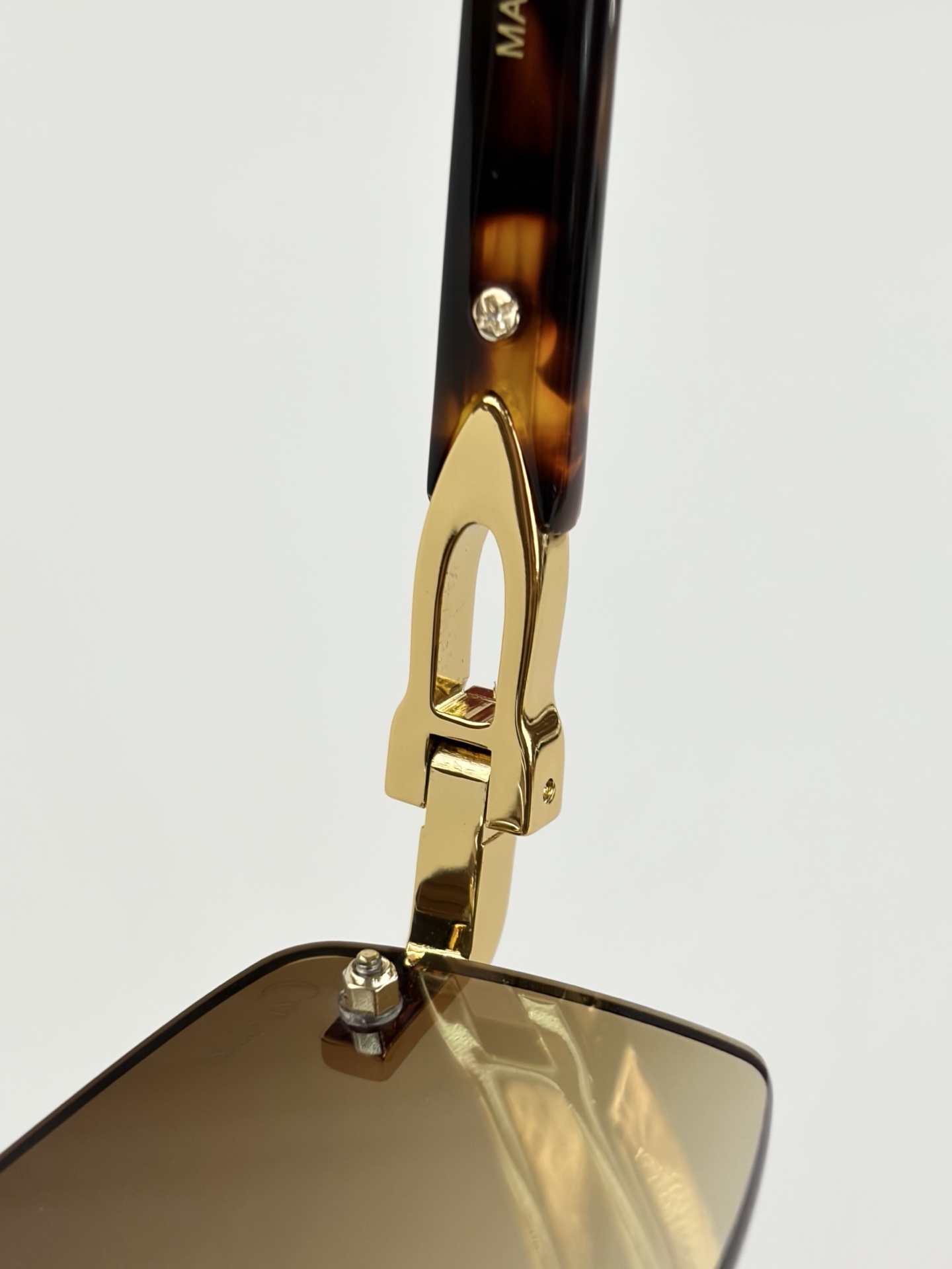 Cartie*MOD：CT0607OJSize：53口18-145
