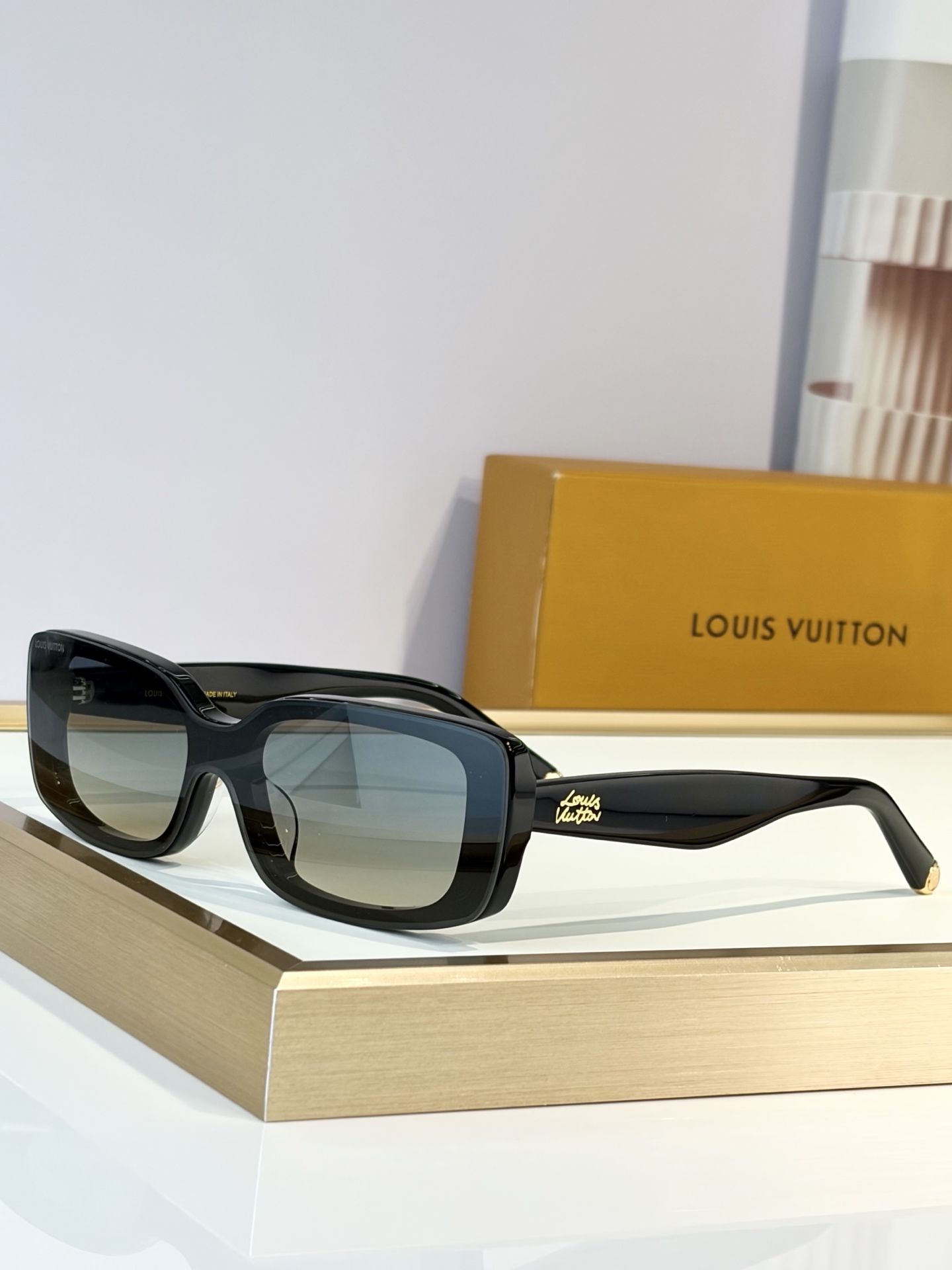 LOUIS VUITTOMODEL：Z3165USIZE：144口0-145