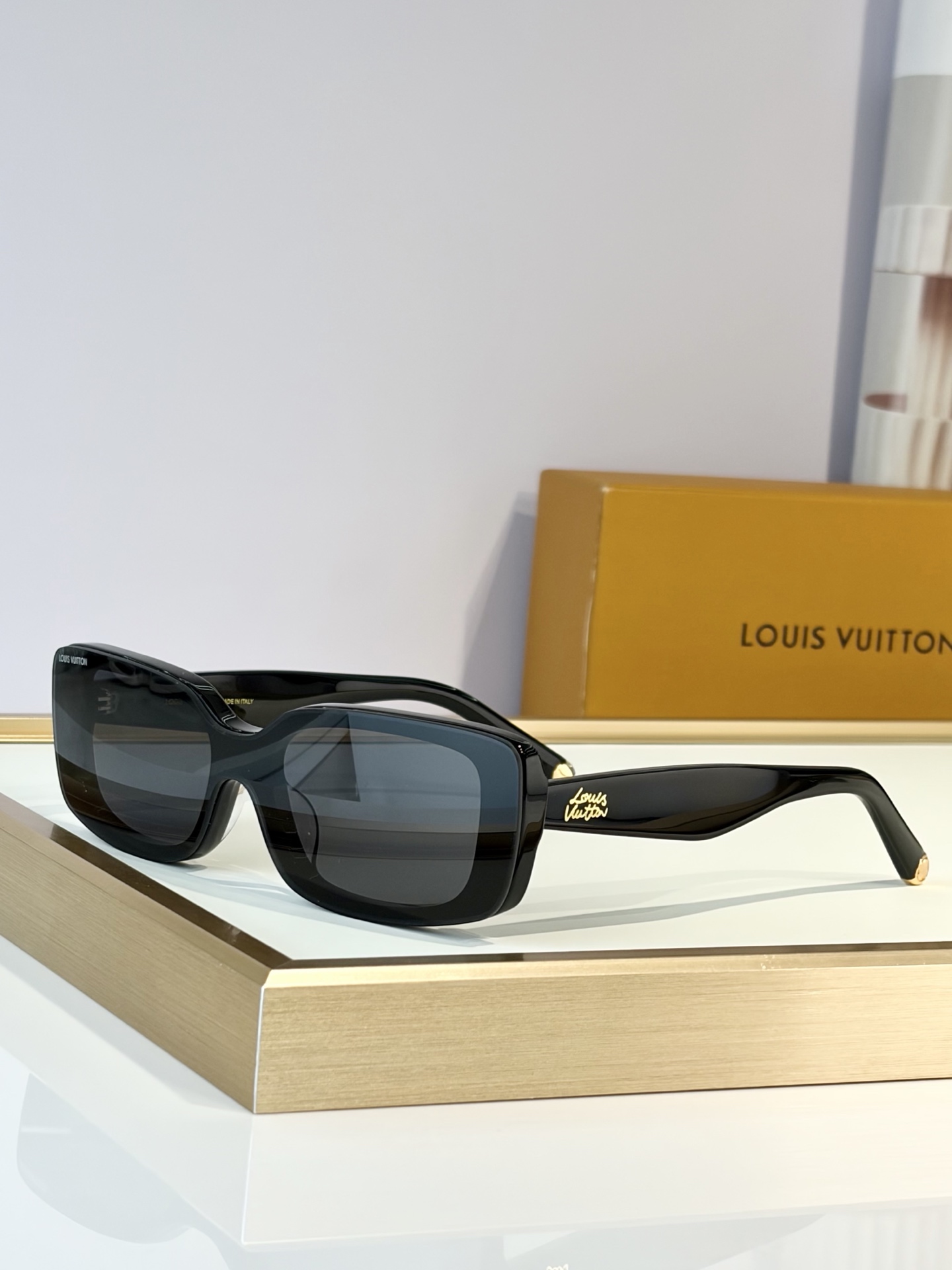 LOUIS VUITTOMODEL：Z3165USIZE：144口0-145