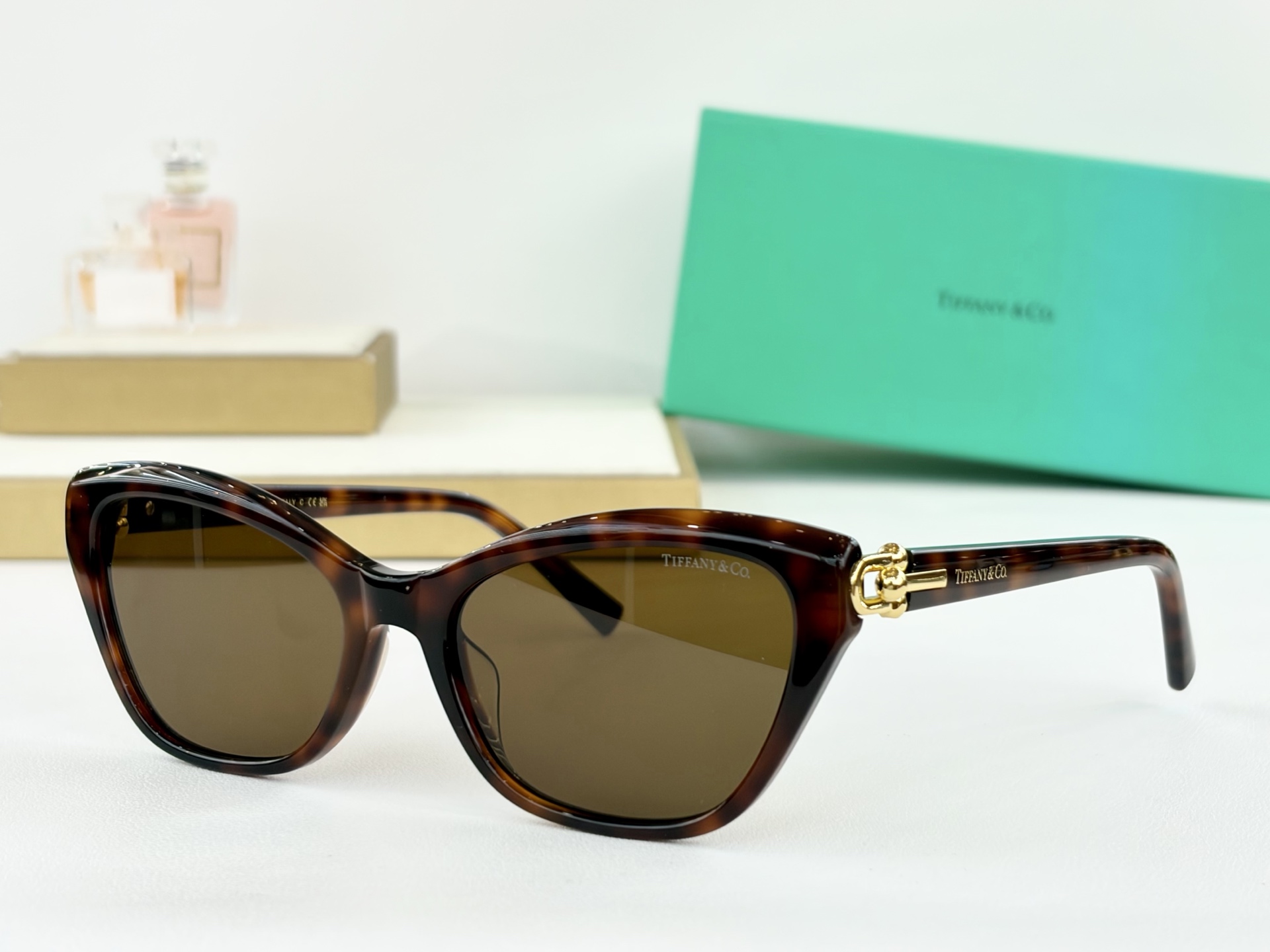 TIFFANY&Co.MODEL：TF5035SIZE：55-18口143