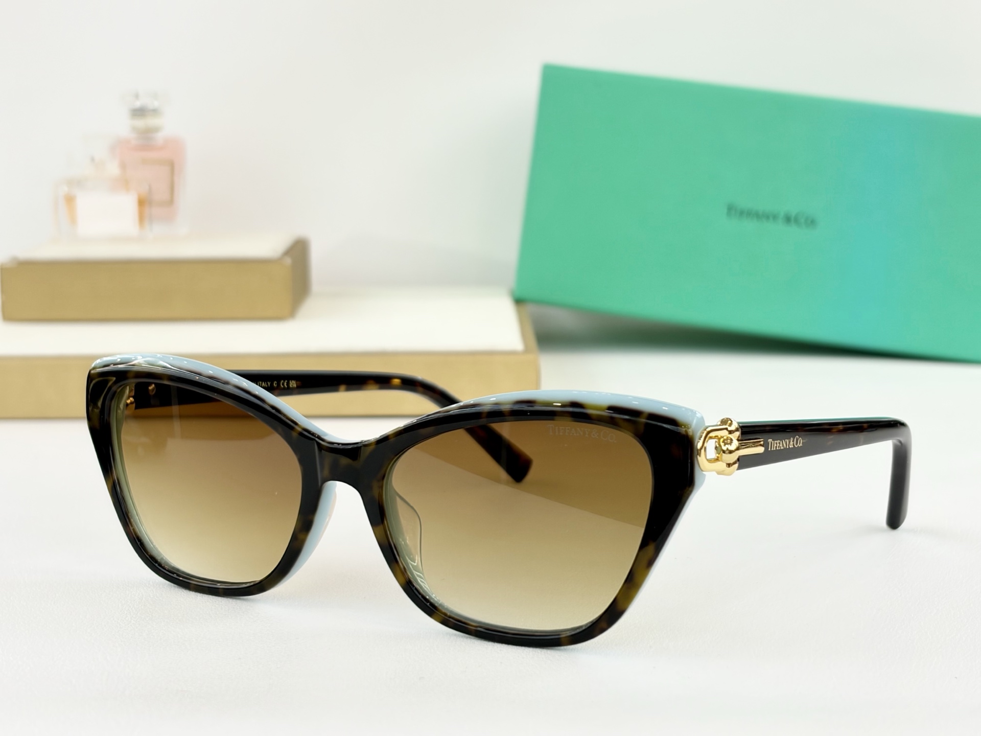 TIFFANY&Co.MODEL：TF5035SIZE：55-18口143