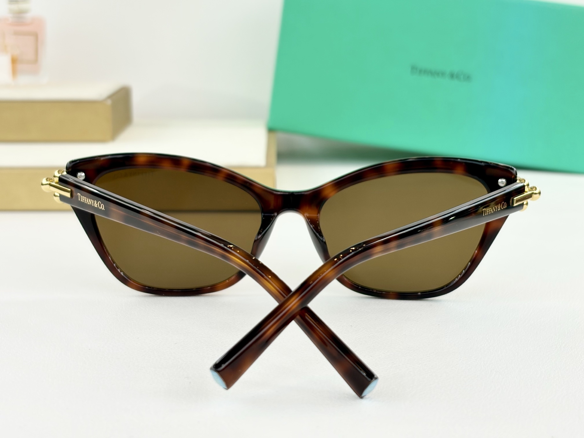 TIFFANY&Co.MODEL：TF5035SIZE：55-18口143