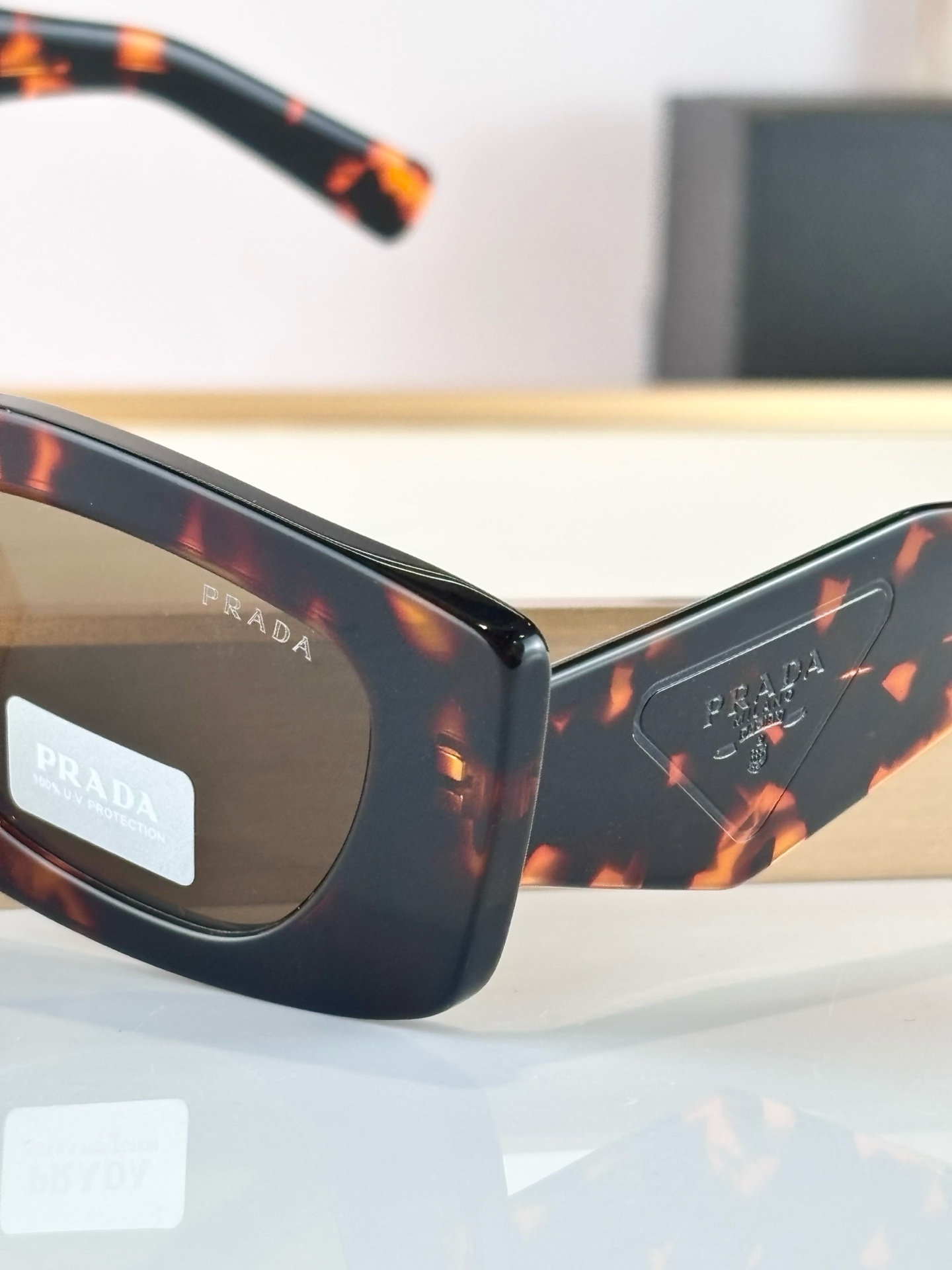 PRADAMODEL：PRD03SDSIZE：51口20-145