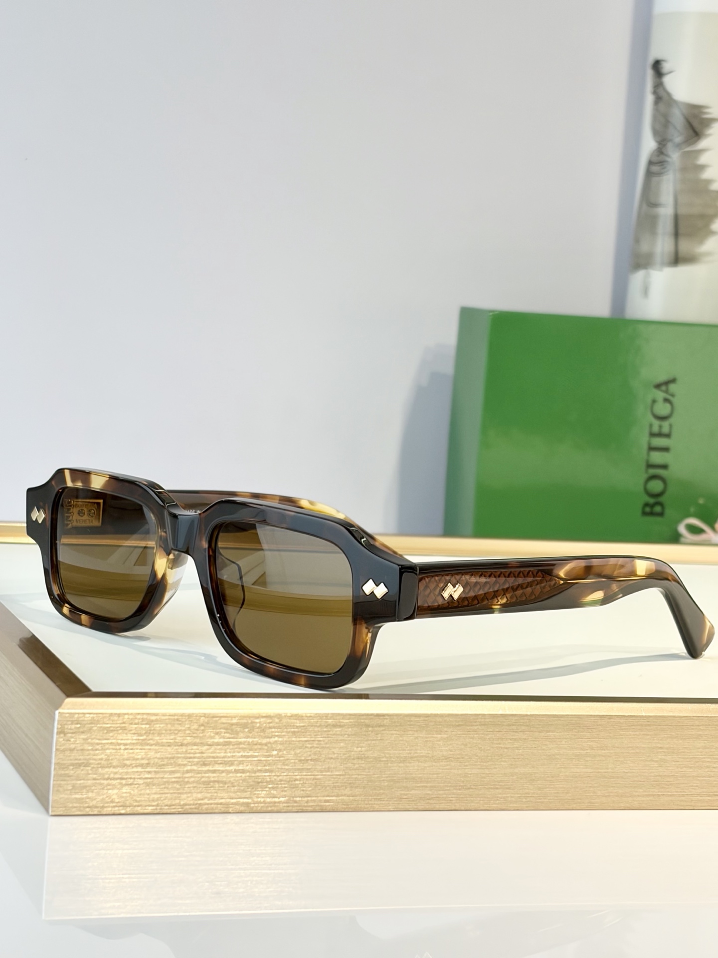 BOTTEGA VENET*MODEL：BV1442SSIZE：51口20-148