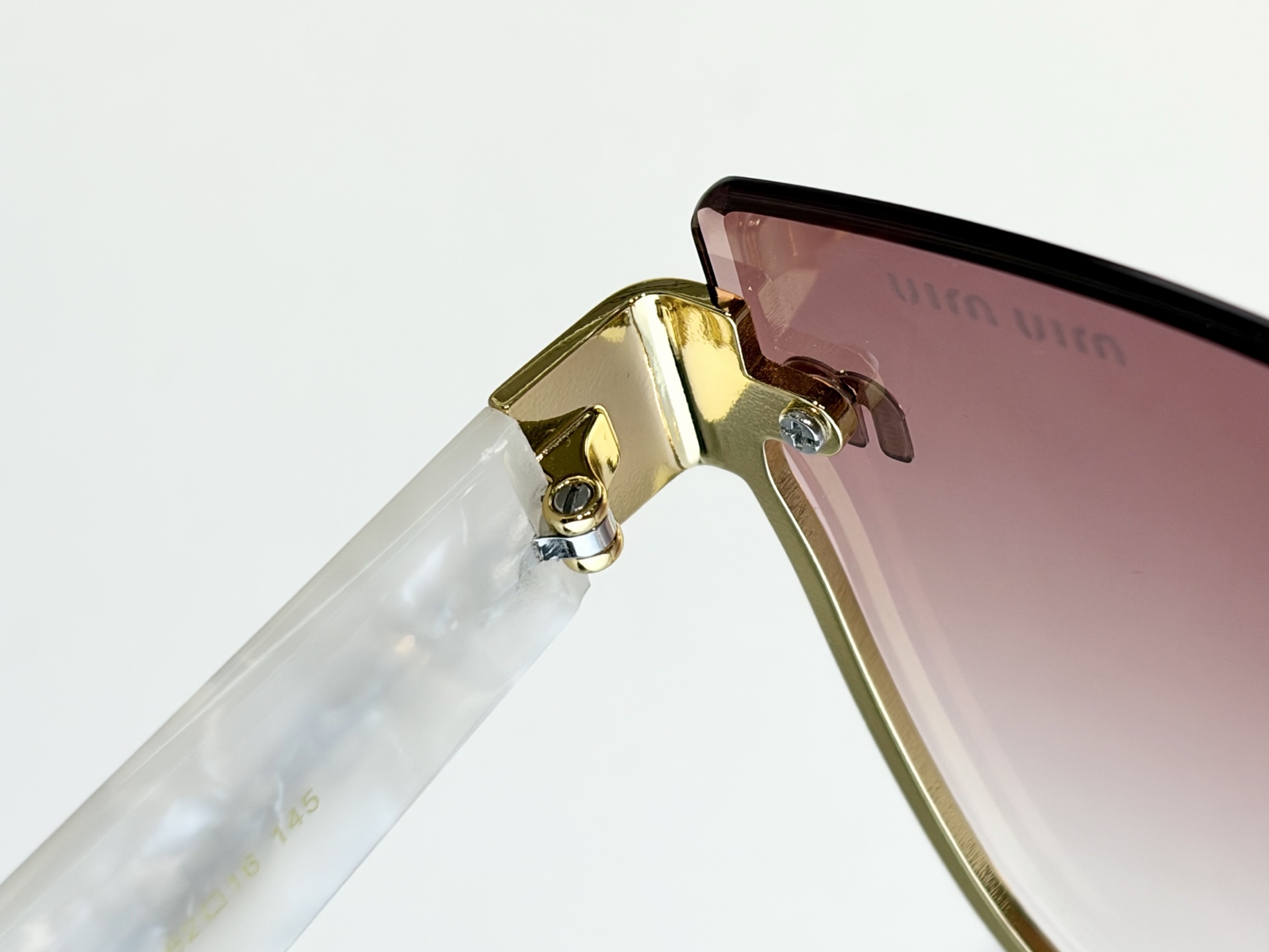 MIU MIUMOD：MU70ZSSize：62口16-145