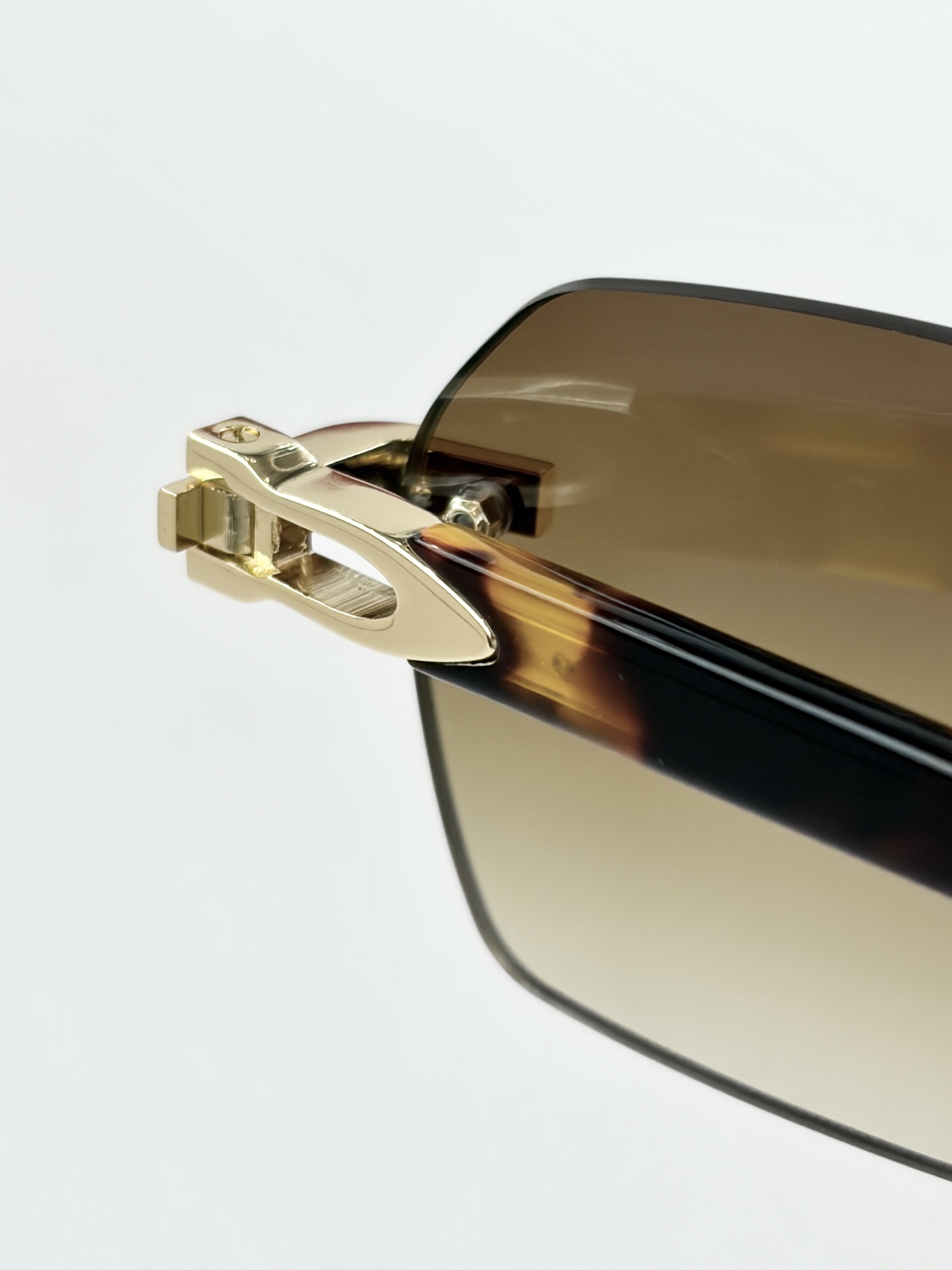 Cartie*MOD：CT0623OSize：54口18-145