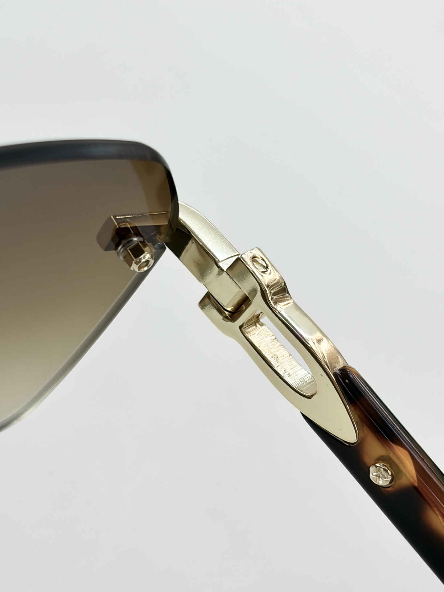 Cartie*MOD：CT0623OSize：54口18-145
