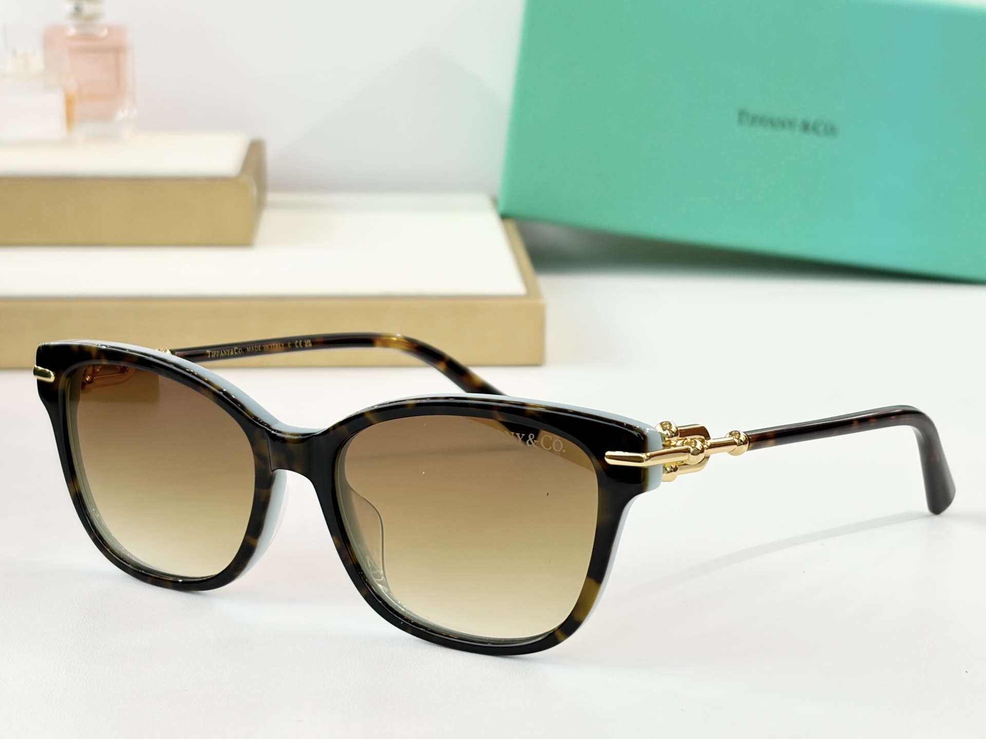 TIFFANY&Co.MODEL：TF5037SIZE：54口17-145