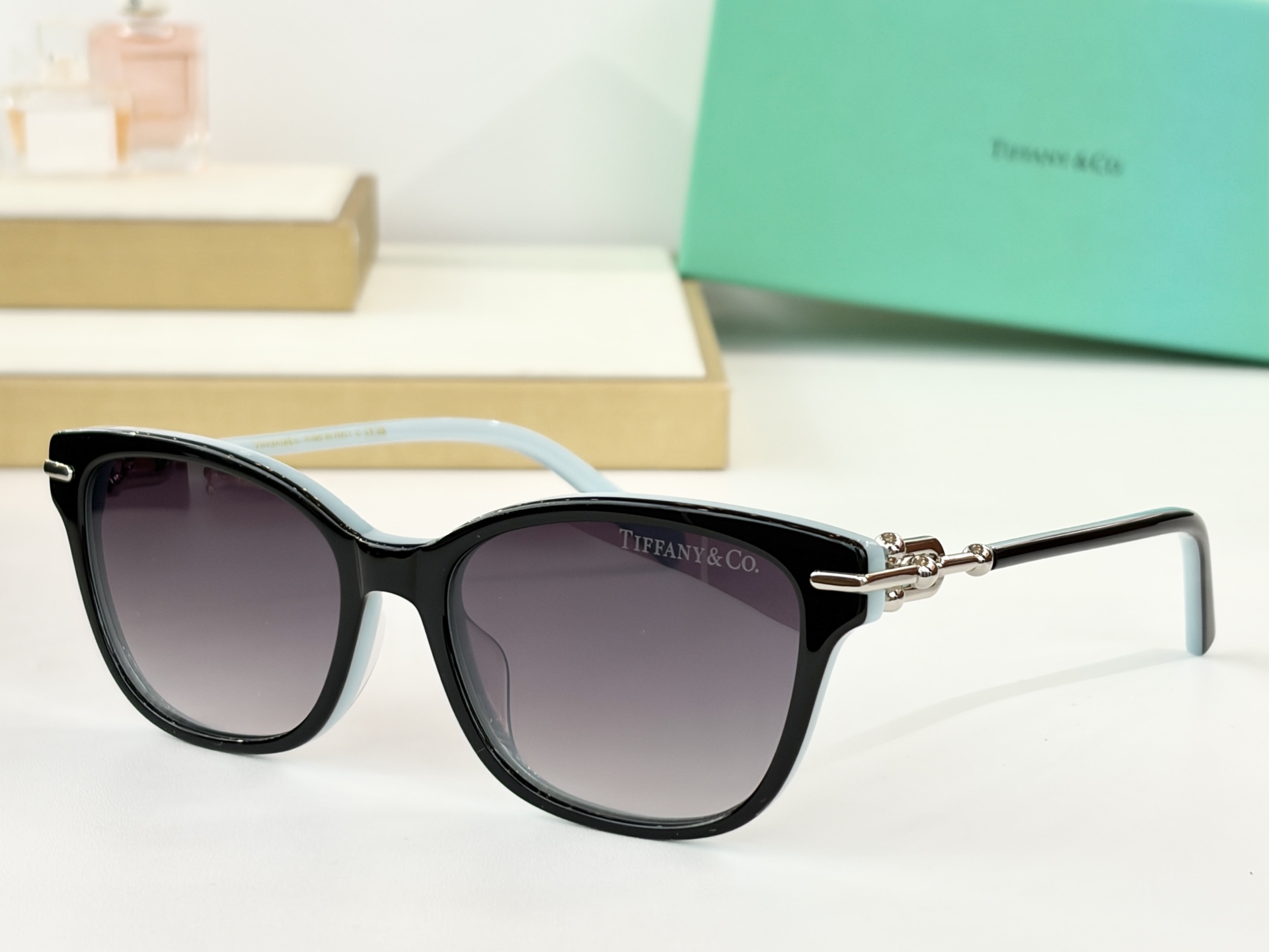TIFFANY&Co.MODEL：TF5037SIZE：54口17-145