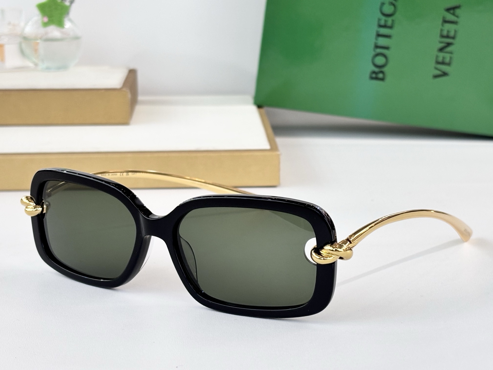 BOTTEGA VENET*Mod ：BV1439SSize ：56口14-145