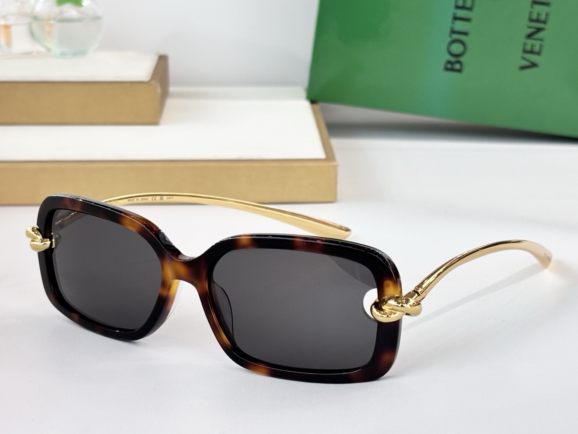 BOTTEGA VENET*Mod ：BV1439SSize ：56口14-145