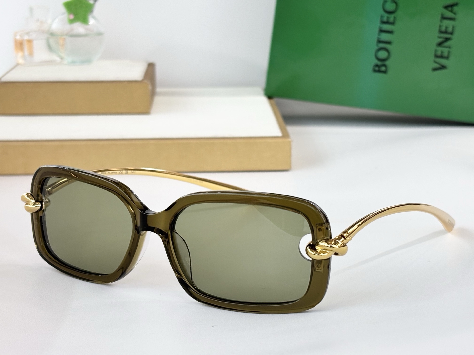 BOTTEGA VENET*Mod ：BV1439SSize ：56口14-145