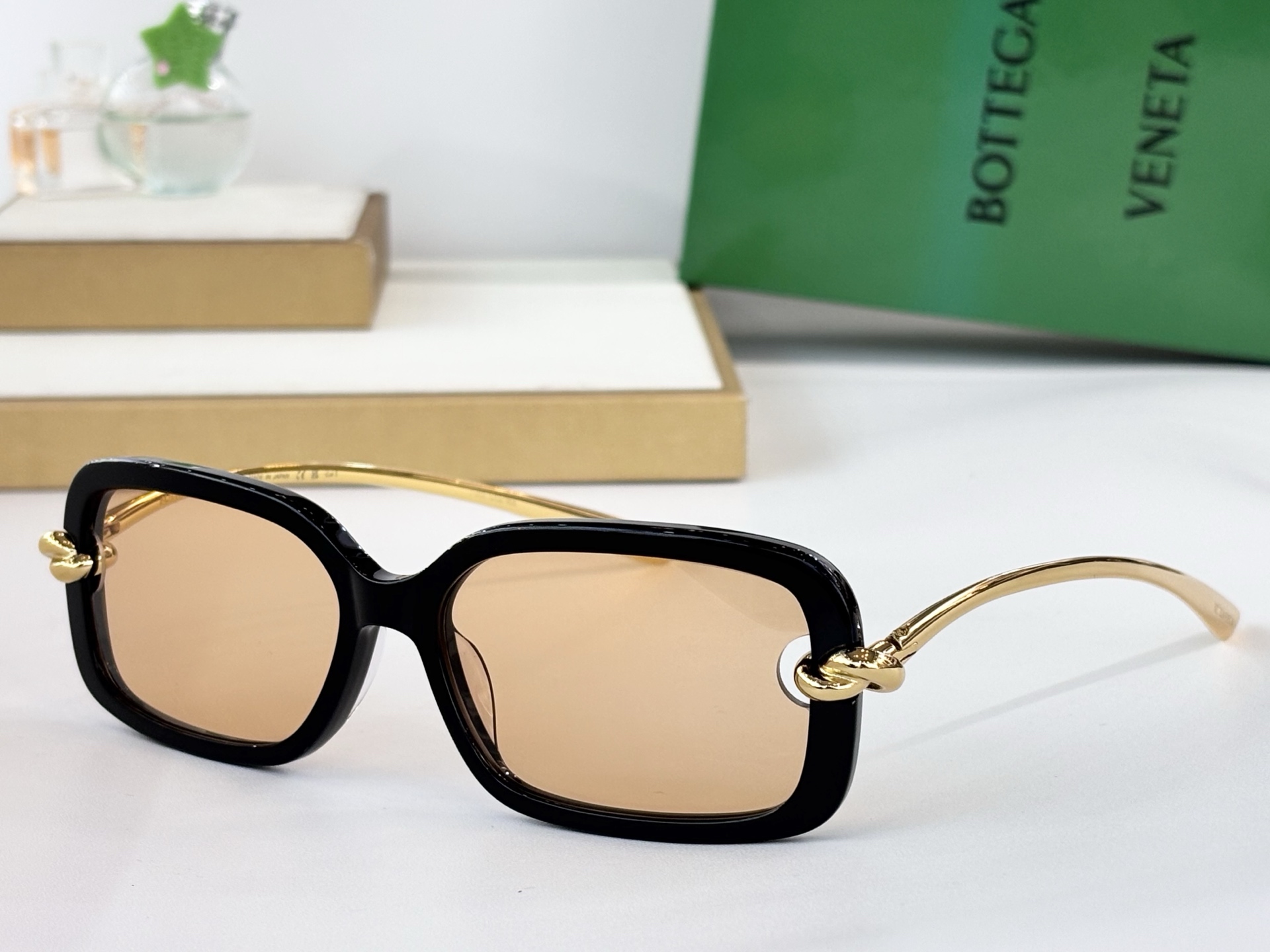 BOTTEGA VENET*Mod ：BV1439SSize ：56口14-145