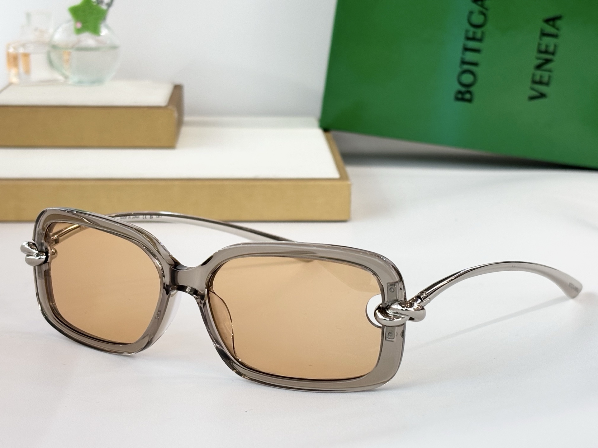 BOTTEGA VENET*Mod ：BV1439SSize ：56口14-145