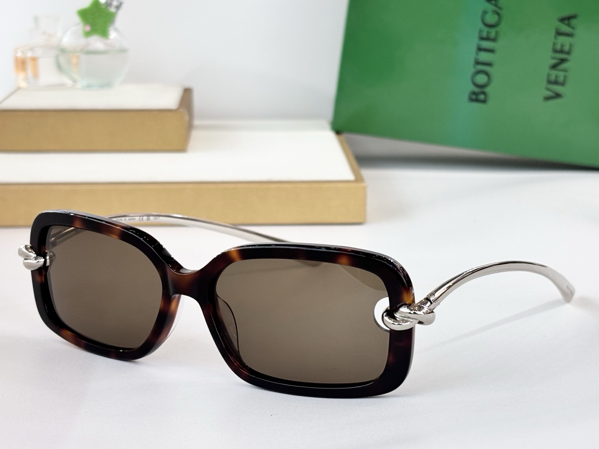 BOTTEGA VENET*Mod ：BV1439SSize ：56口14-145
