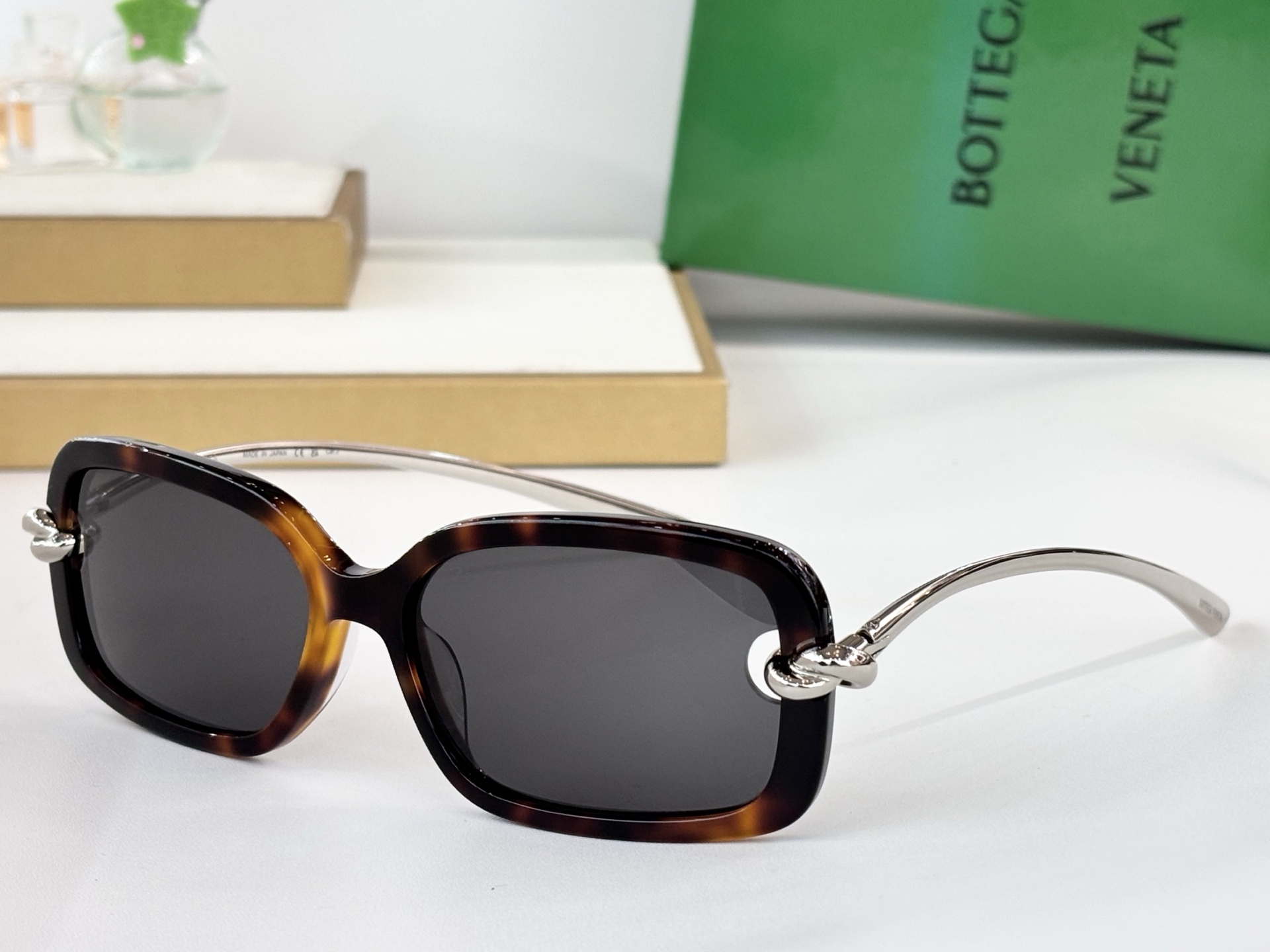 BOTTEGA VENET*Mod ：BV1439SSize ：56口14-145