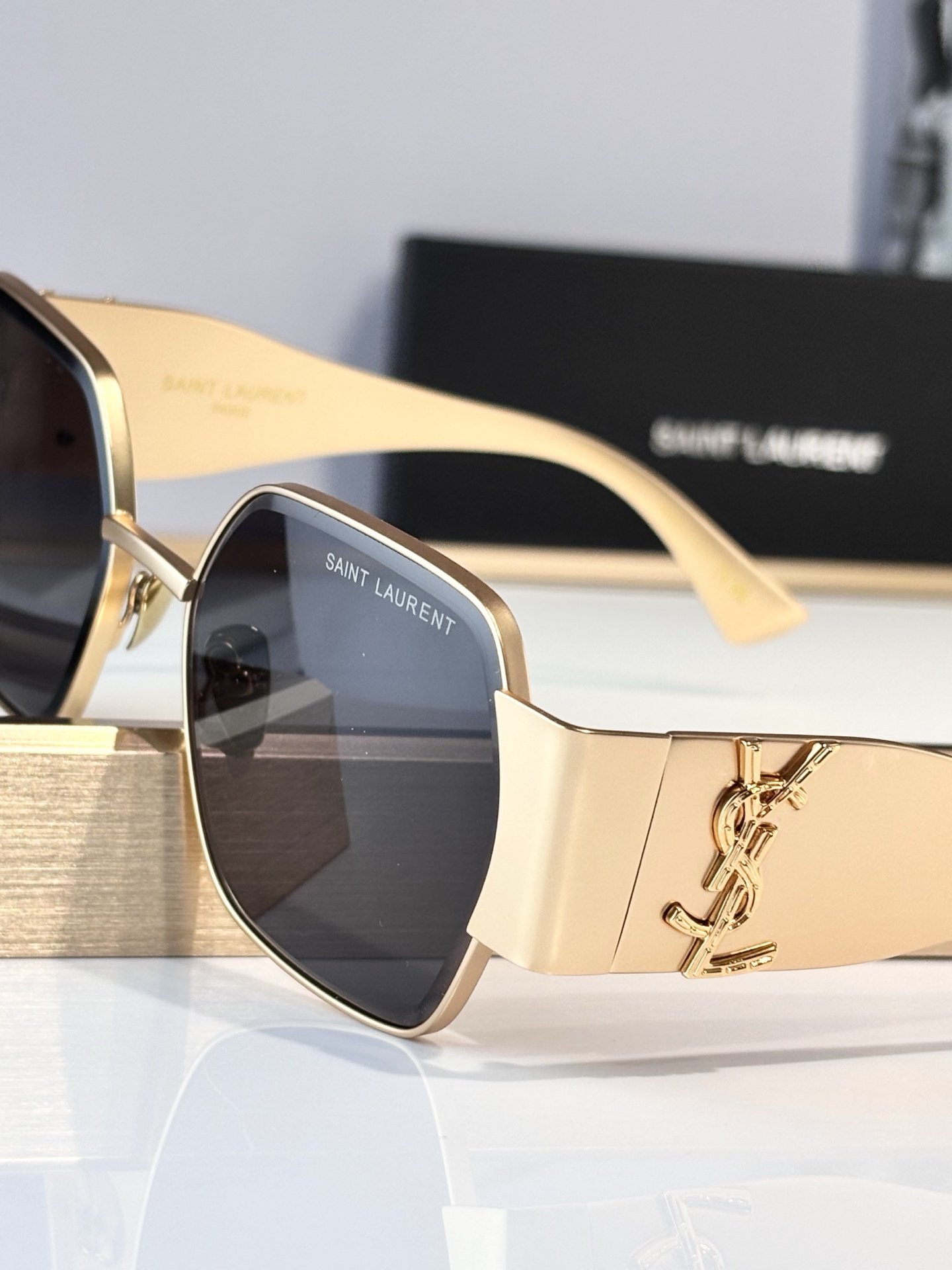 Saint LaurentMOD：SLM1721LSize：57口18-145