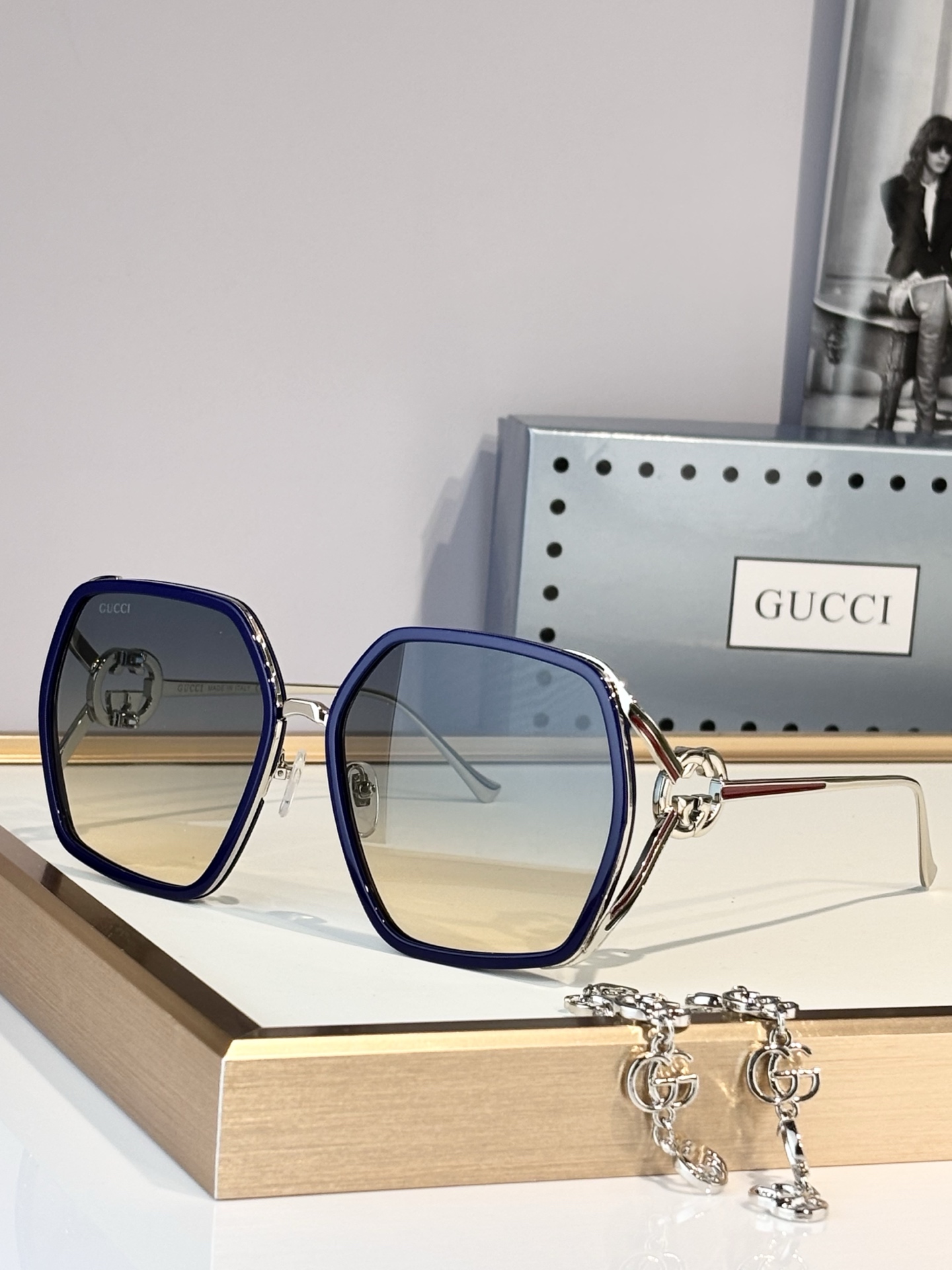 GUCC*OversidedMOD：GG1621Size：63口17-132赠送眼镜吊坠