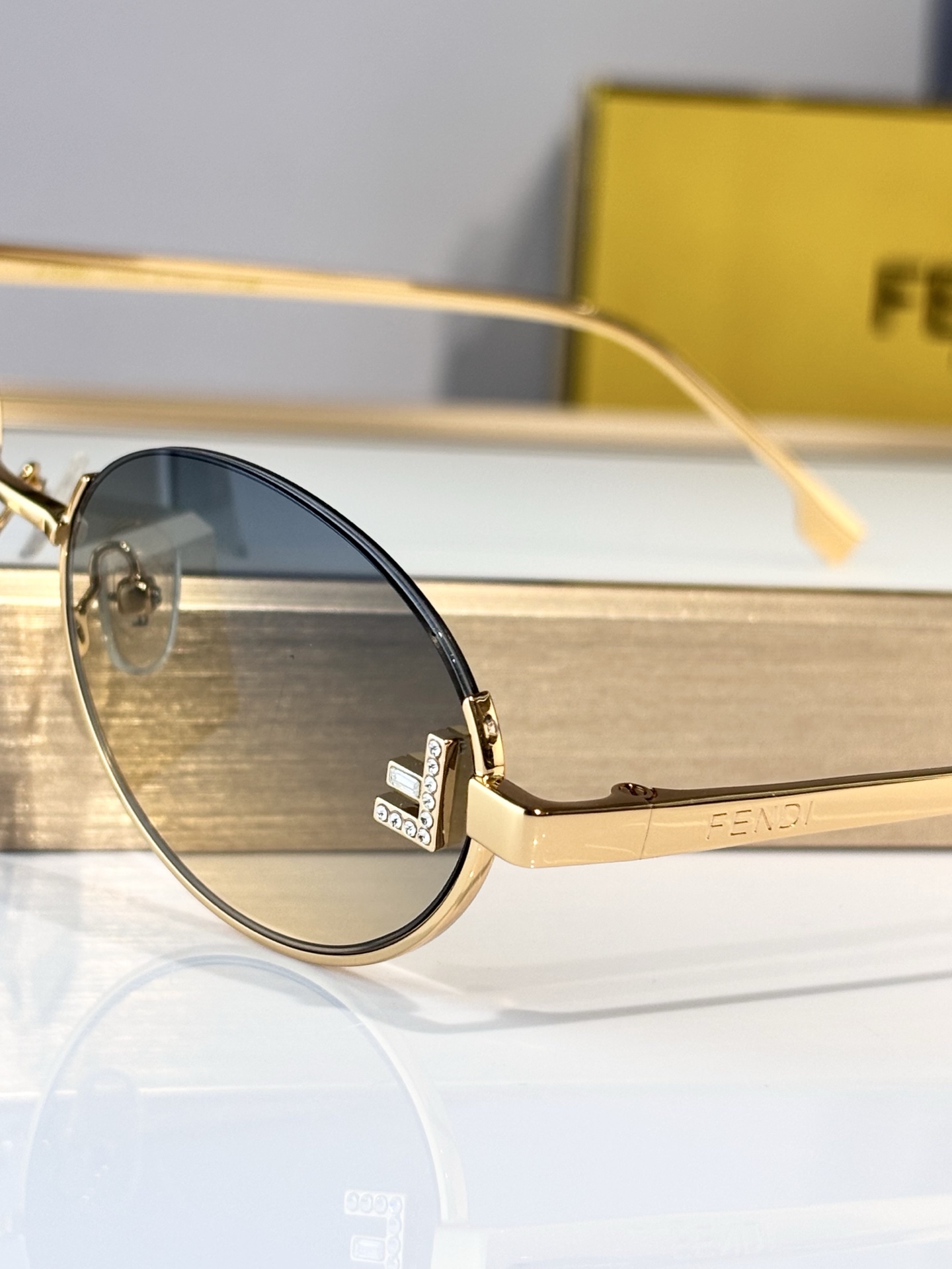 FENDIMOD：FF4103Size：55口19-145