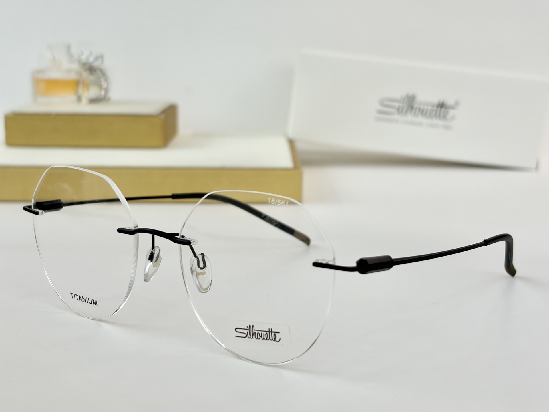 Silhouett*诗乐MODEL：5520SIZE：57口18-145TIANIUM
