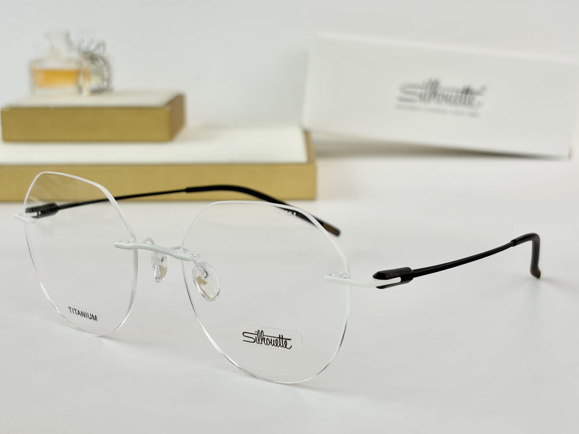 Silhouett*诗乐MODEL：5520SIZE：57口18-145TIANIUM
