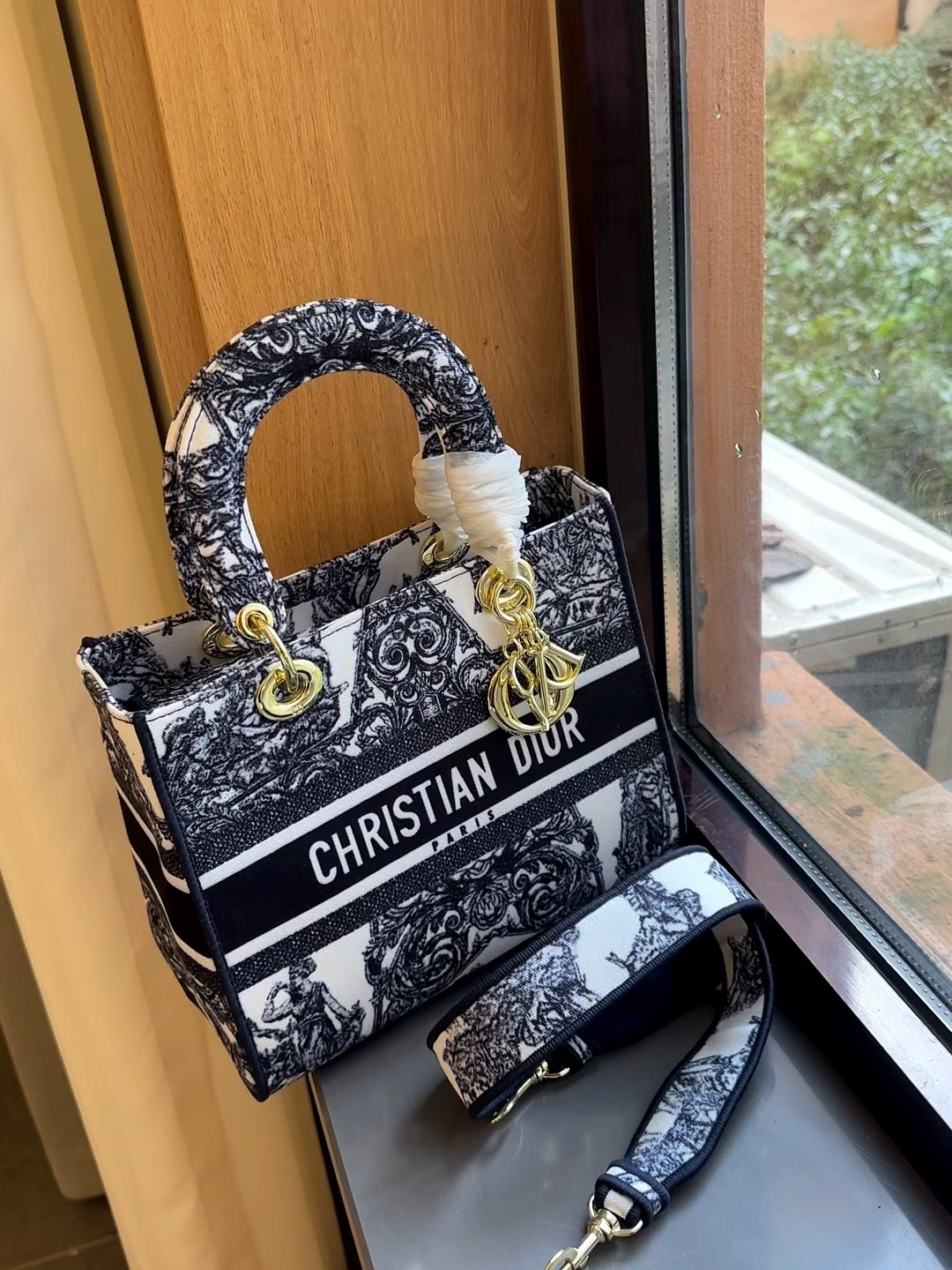 The Online Shopping
 Dior Lady Handbags Crossbody & Shoulder Bags Printing