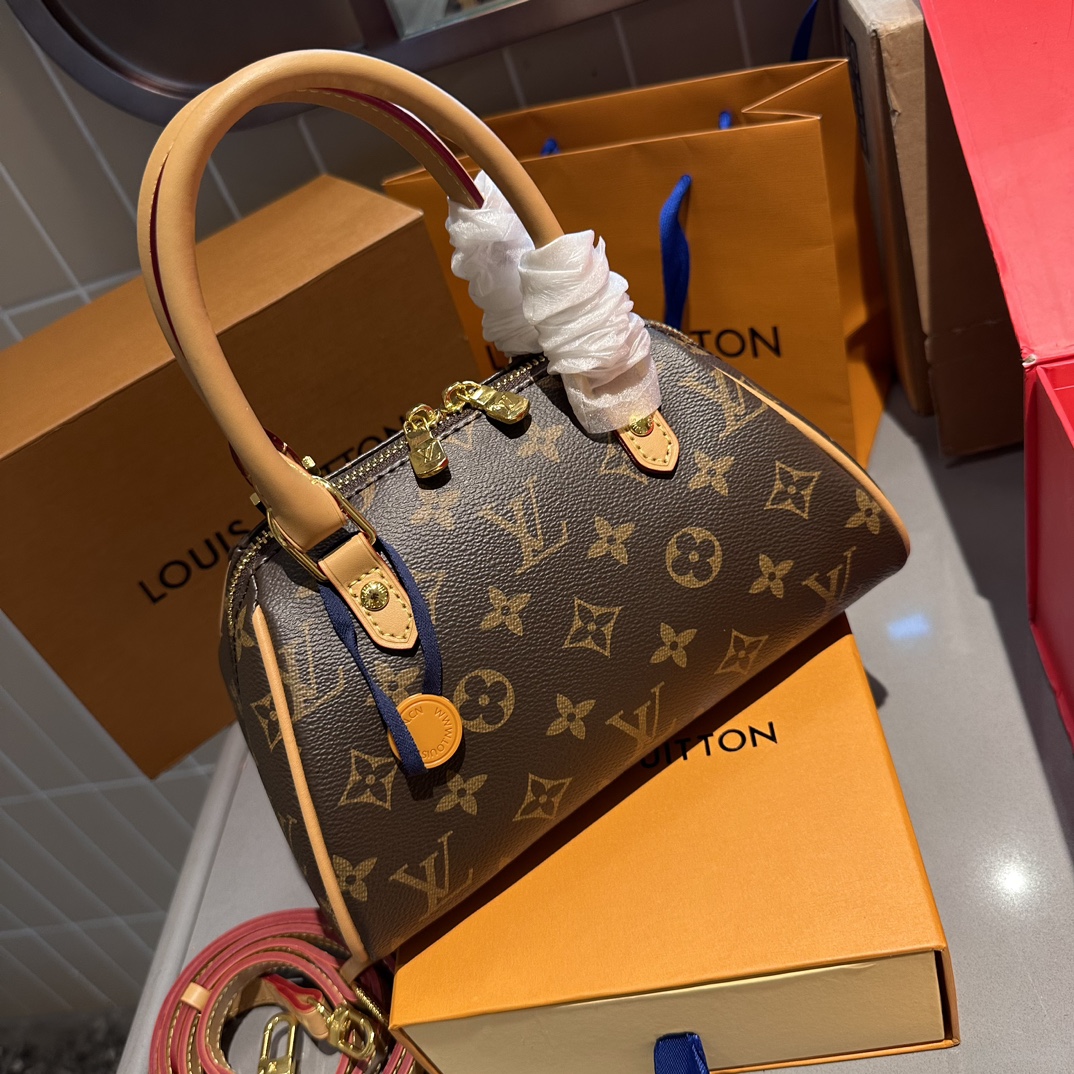 Louis Vuitton LV Favorite Bags Handbags Monogram Canvas Chains