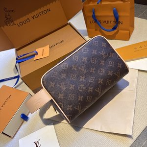 Louis Vuitton Cosmetic Bags UK 7 Star Replica Women Men PVC Fashion