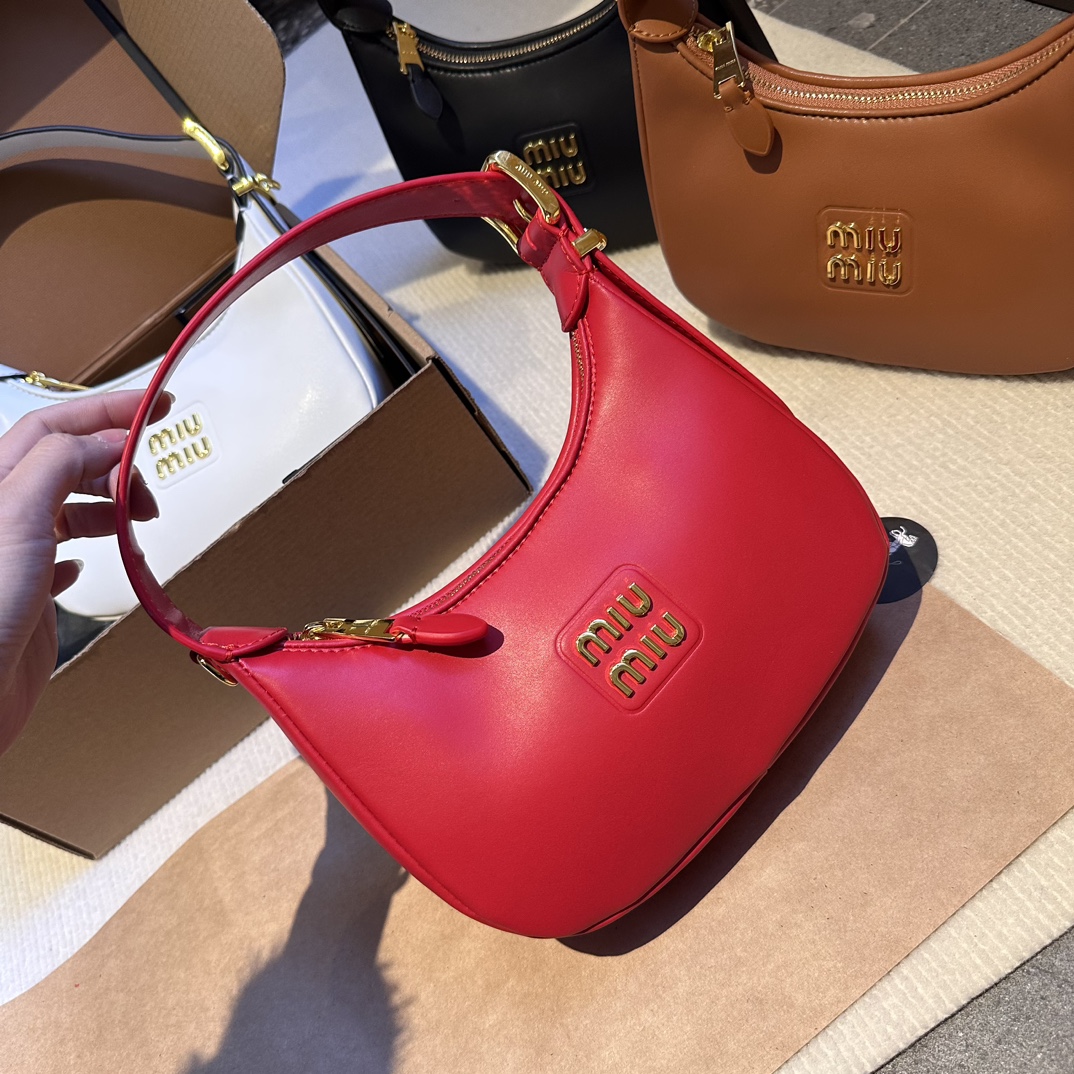 MiuMiu Crossbody & Shoulder Bags Red Underarm