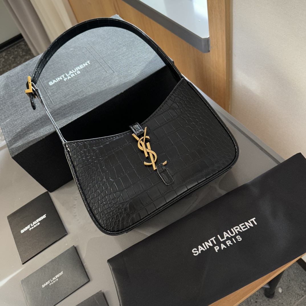 Yves Saint Laurent Sacs À Bandoulière & À Épaule Réplique de bonne qualité
 Fashion Sous les aisselles