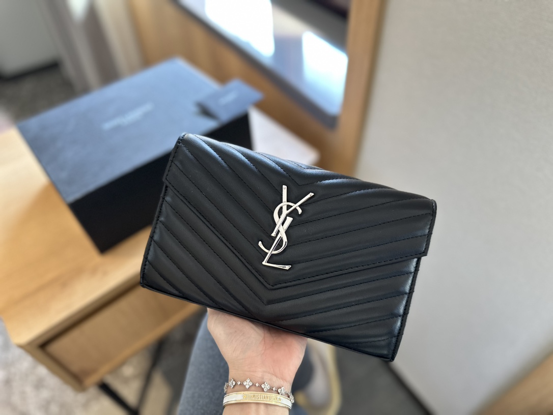 Yves Saint Laurent Sacs À Bandoulière & À Épaule Cuir de vache Enveloppe