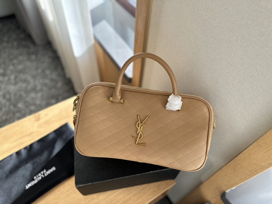 Yves Saint Laurent Fashion
 Handbags Cosmetic Bags Top Perfect Fake