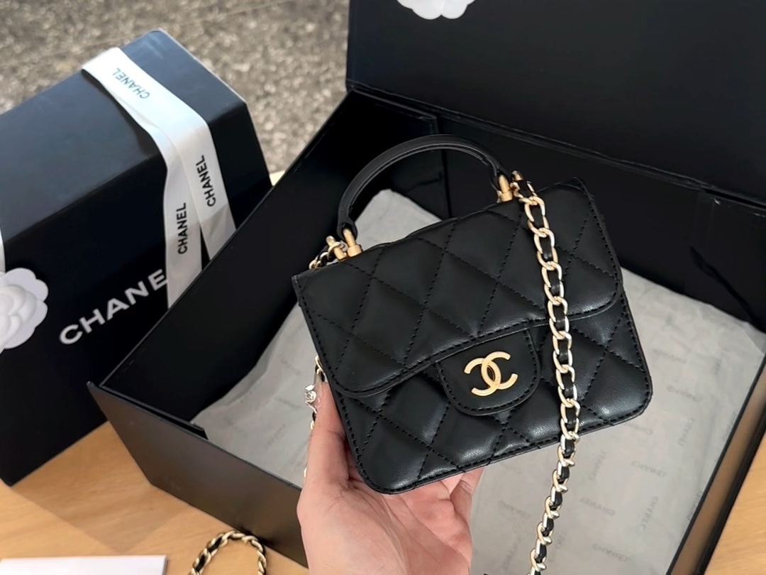 Chanel Crossbody & Shoulder Bags Mini