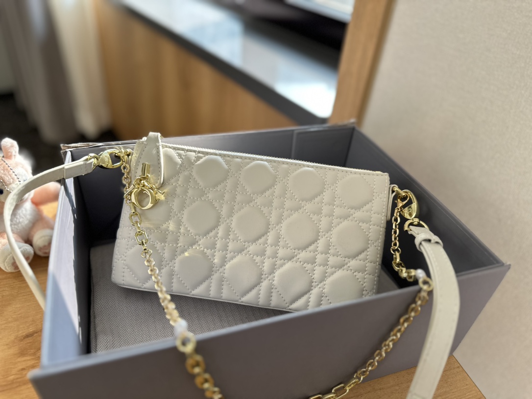 CHANEL Chain Shoulder Bag  #F362