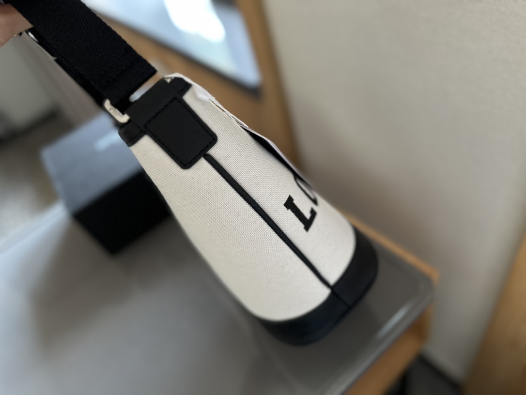 MLB Box Wrapper: Versatile, Lightweight, and Spacious Backpack for Daily Commuting - 图片 4