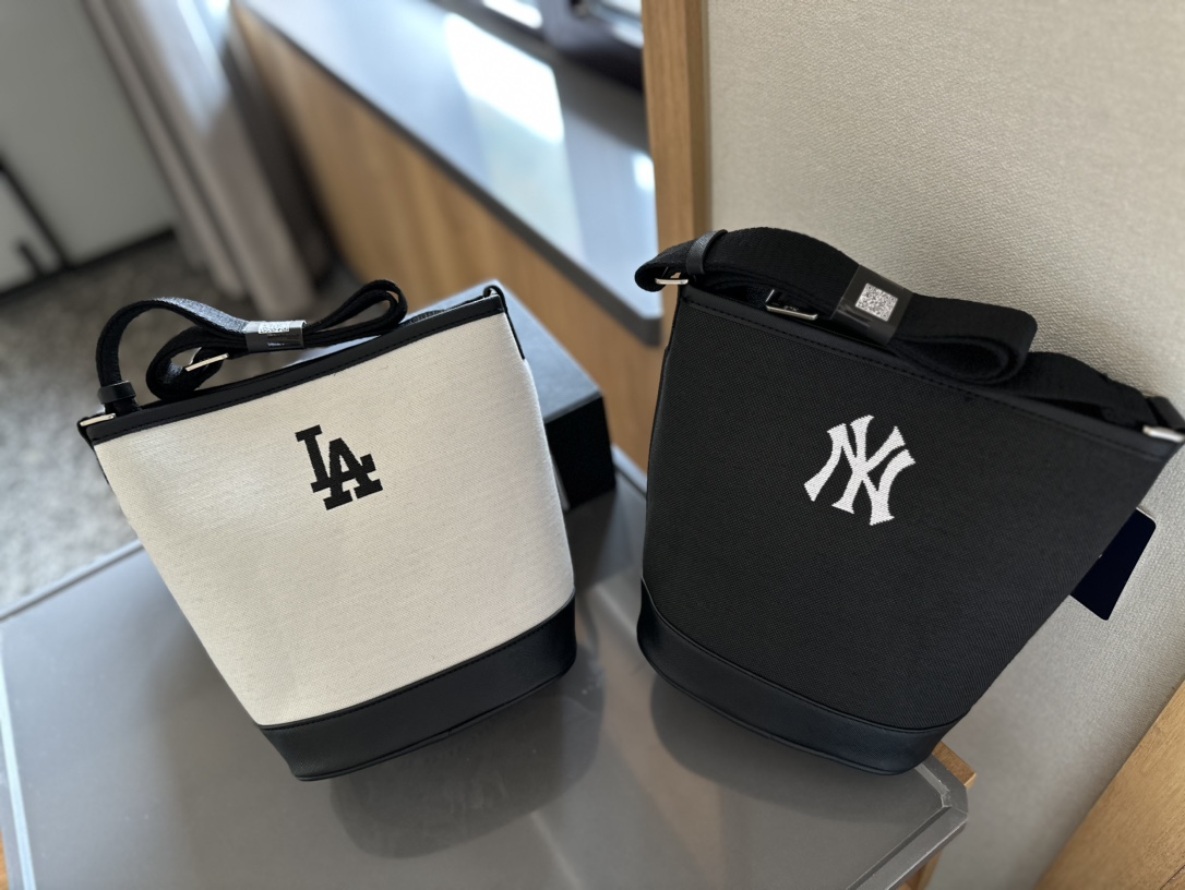 MLB Box Wrapper: Versatile, Lightweight, and Spacious Backpack for Daily Commuting