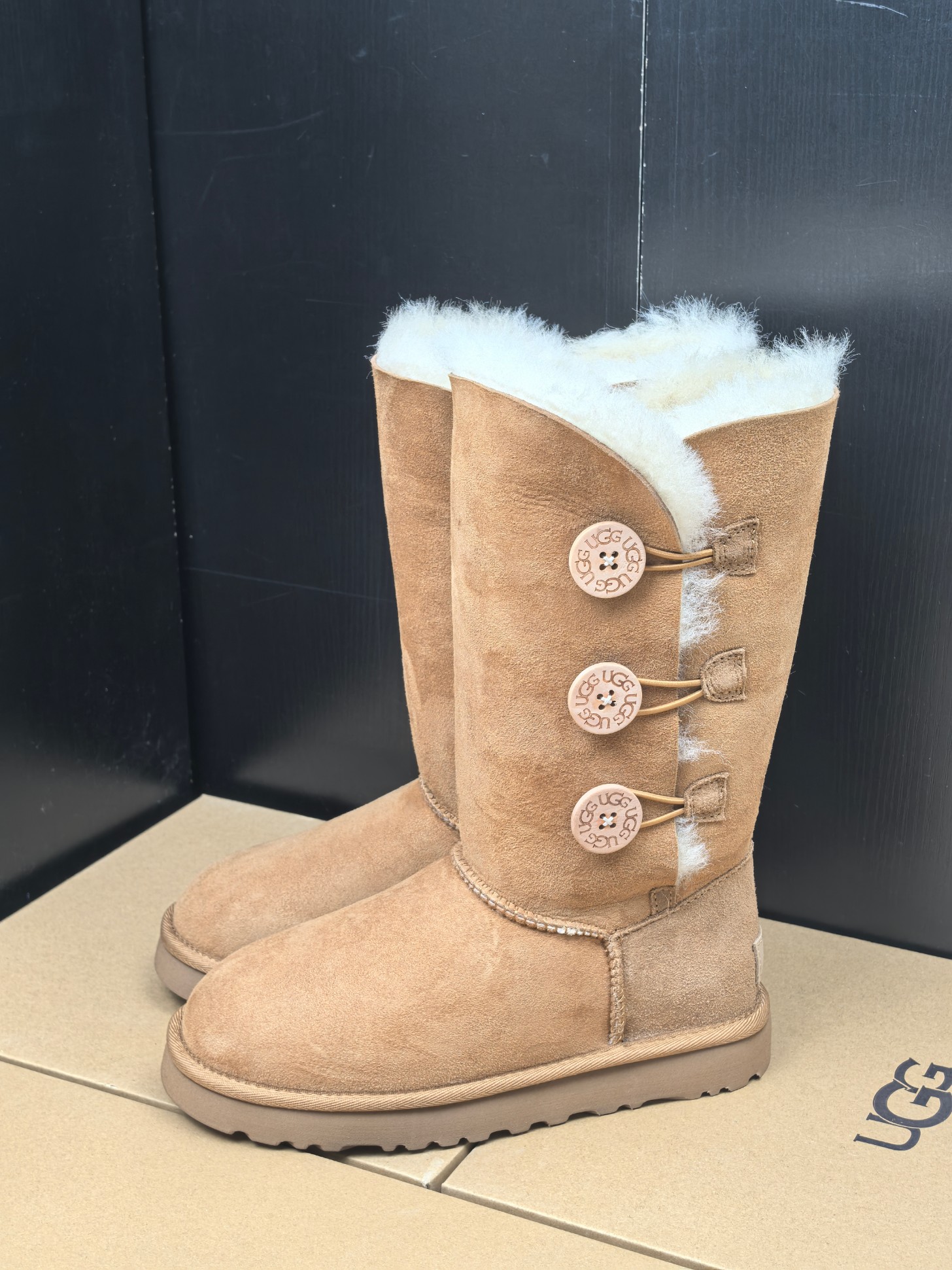 NO:546139,Customized, classic three-wood buckle, snow boots are super warm!  35-40!  ,snow boots,boots19860909定做,,经典三木扣,雪地靴超级保暖！35-40！,雪地靴,boots,Women's Shoes