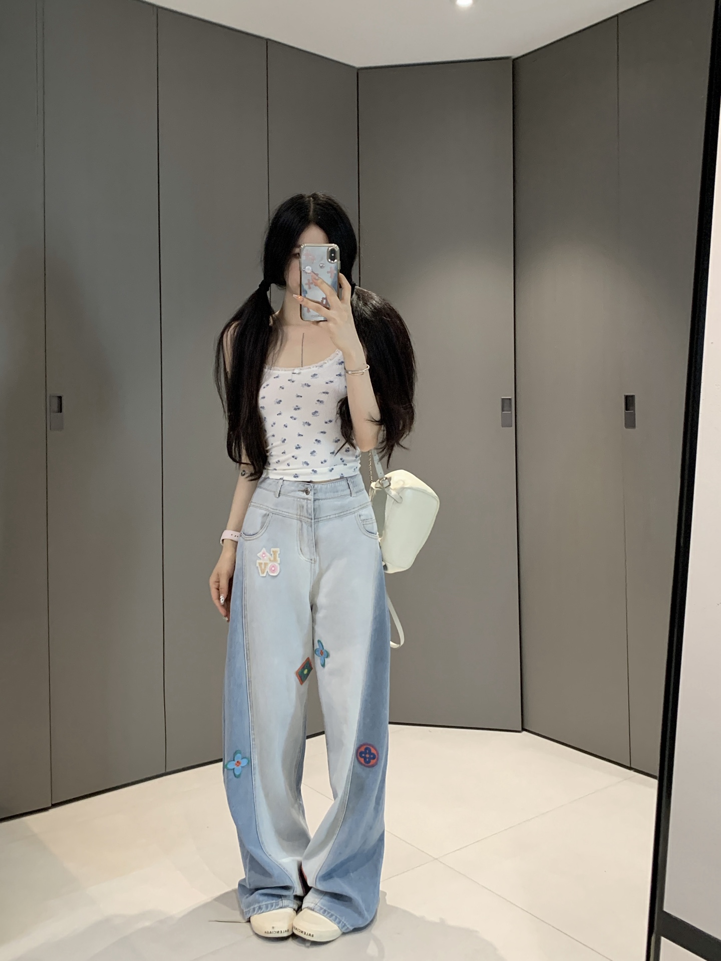 Louis Vuitton Embroidered Jeans - Stylish Denim with Detailed Appliqué Accents