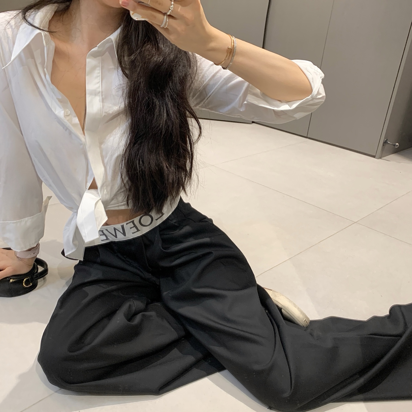 Loewe Women's Wide Leg Pants with Contrasting Logo Waistband - Stylish & Comfy 9 i1752580543809 9941 0 8