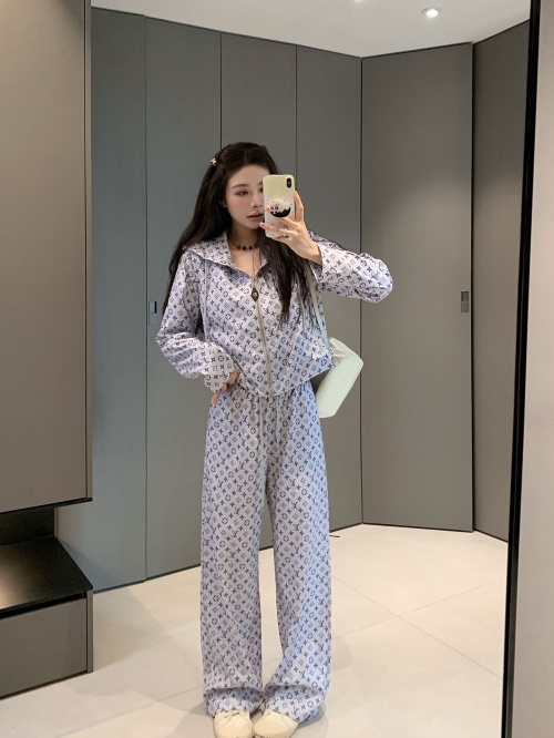 Louis Vuitton Monogram Co-ord Set, 25SS New Design, S-L Sizes Available 1 Louis Vuitton Monogram Co-ord Set, 25SS New Design, S-L Sizes Available