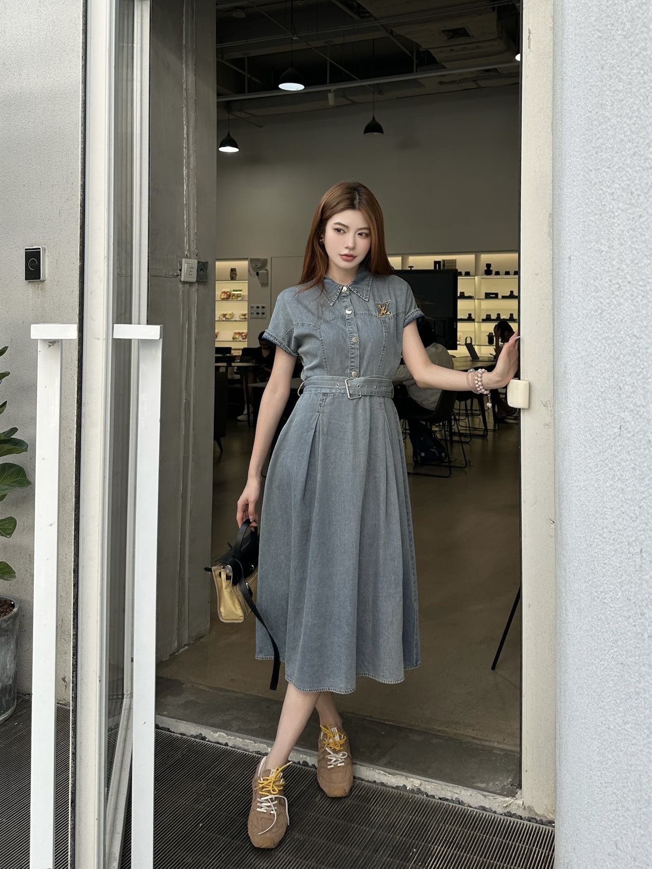 Louis Vuitton 2025SS Denim Midi Dress with Belt - Soft, Stylish, and Versatile 1 i1753627404357 3782 0 0